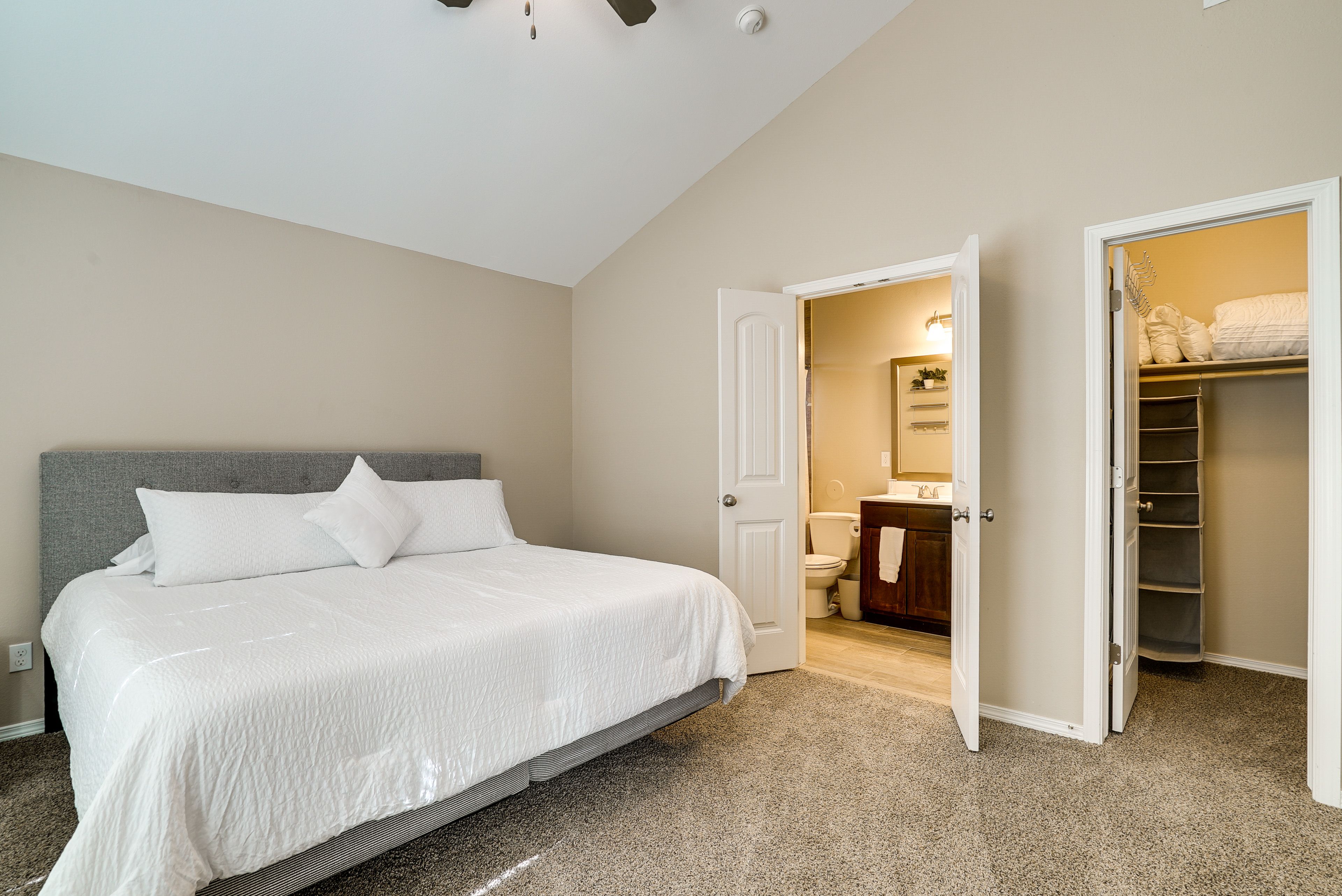 Bedroom 1 | King Bed | Linens Provided | En-Suite Bathroom