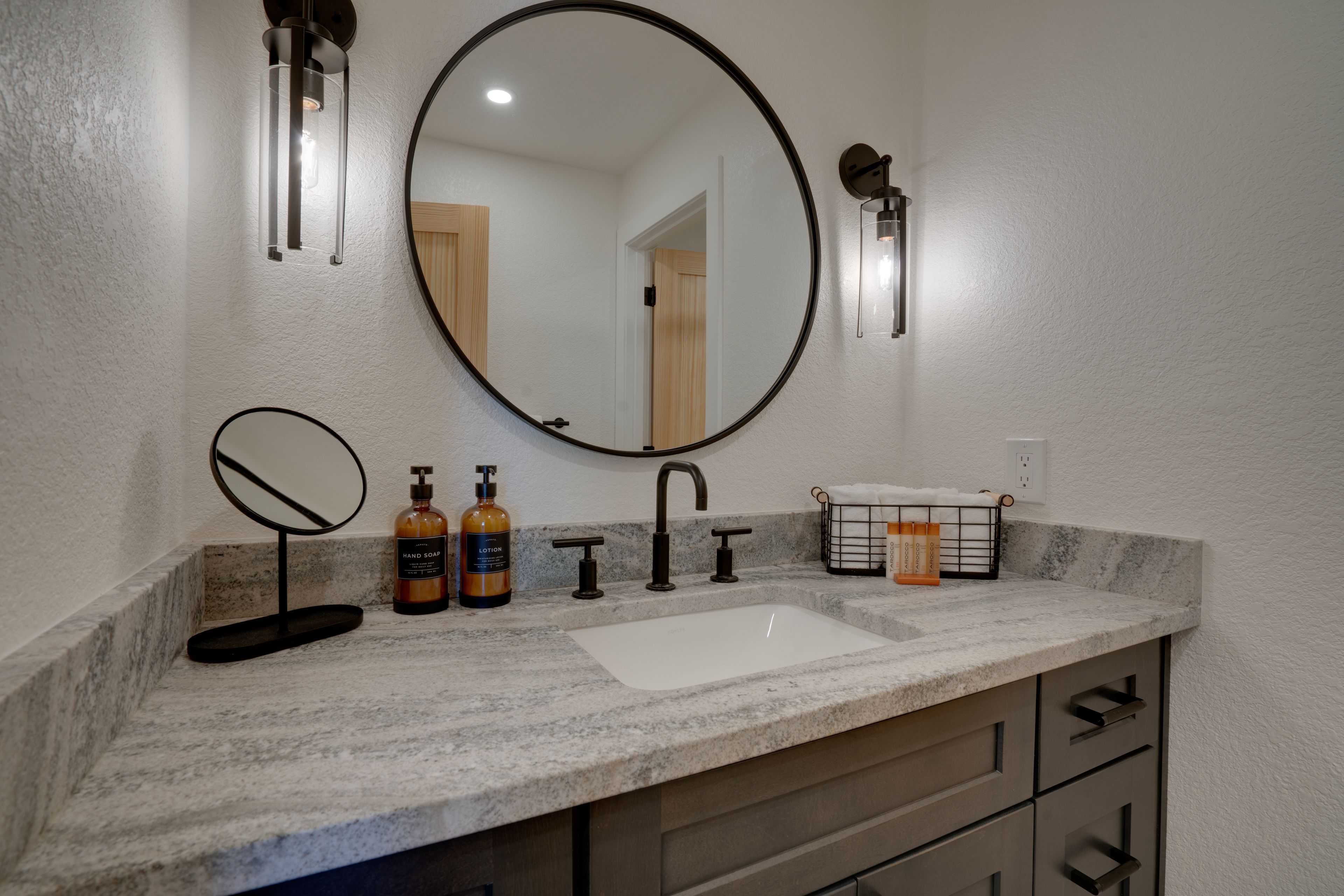 Full Bathroom | Towels Provided | Shower/Tub Combo | Heated Floors