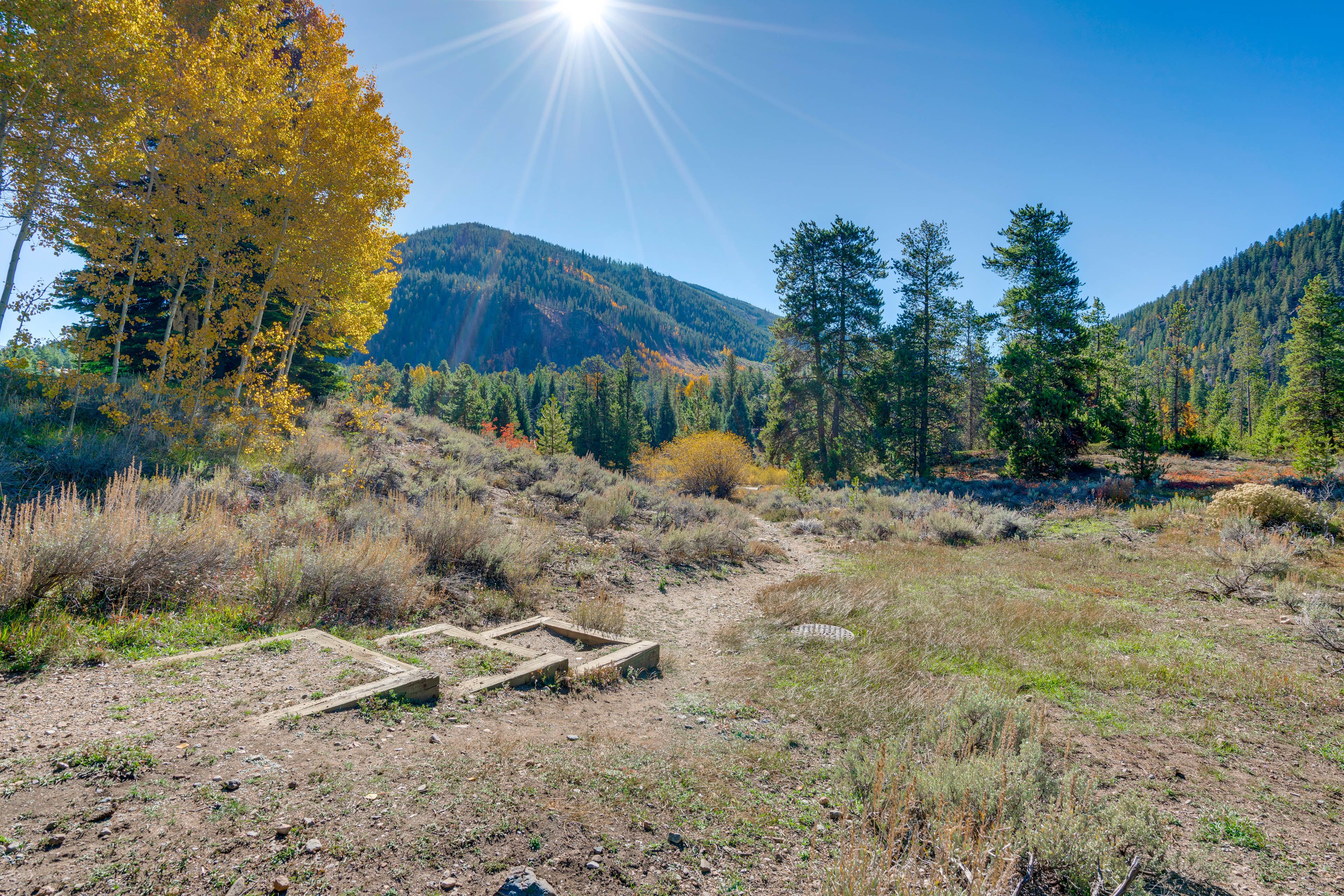 Pedestrian & Bike Trails (to Snake River)