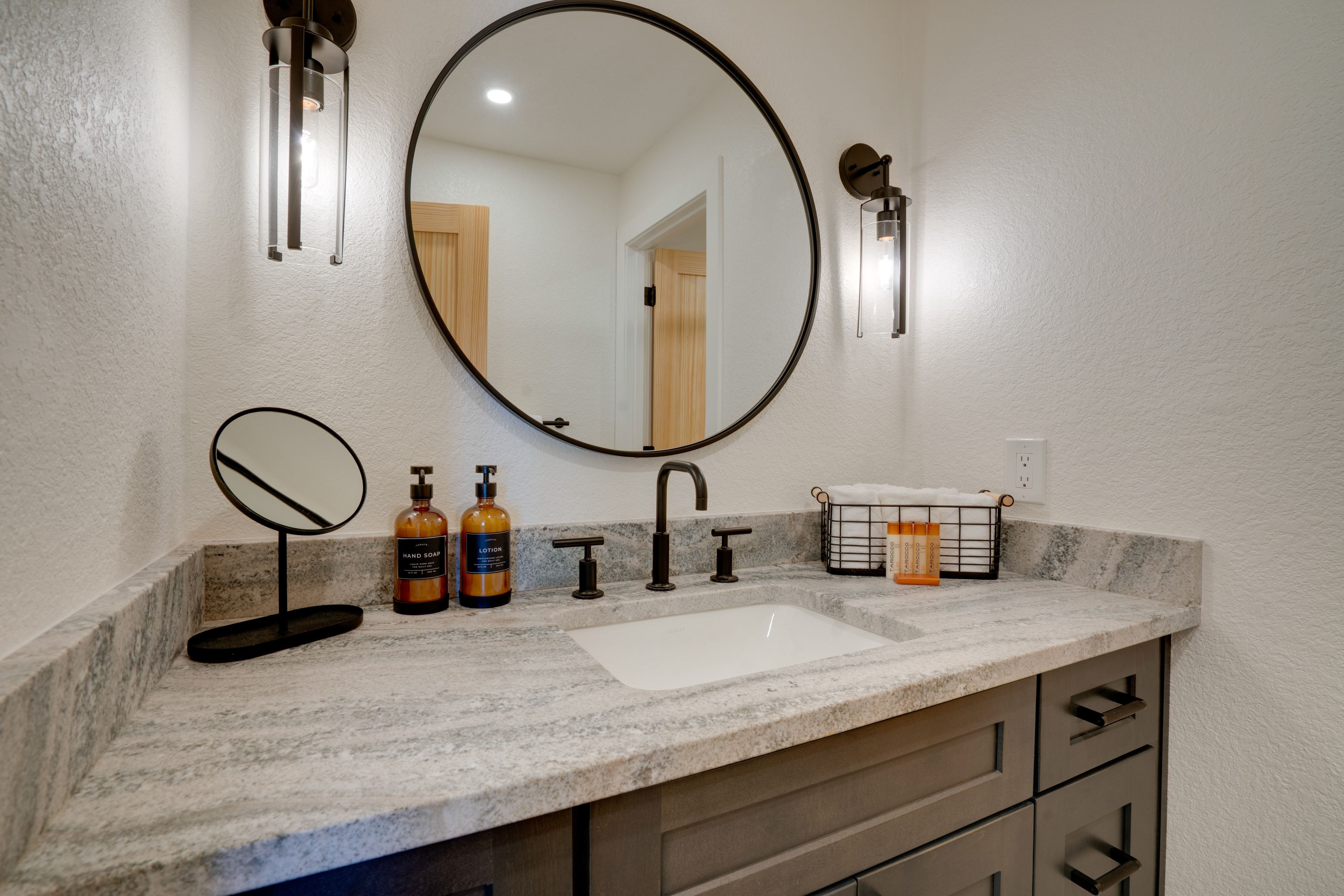 Full Bathroom | Towels Provided | Shower/Tub Combo | Heated Floors