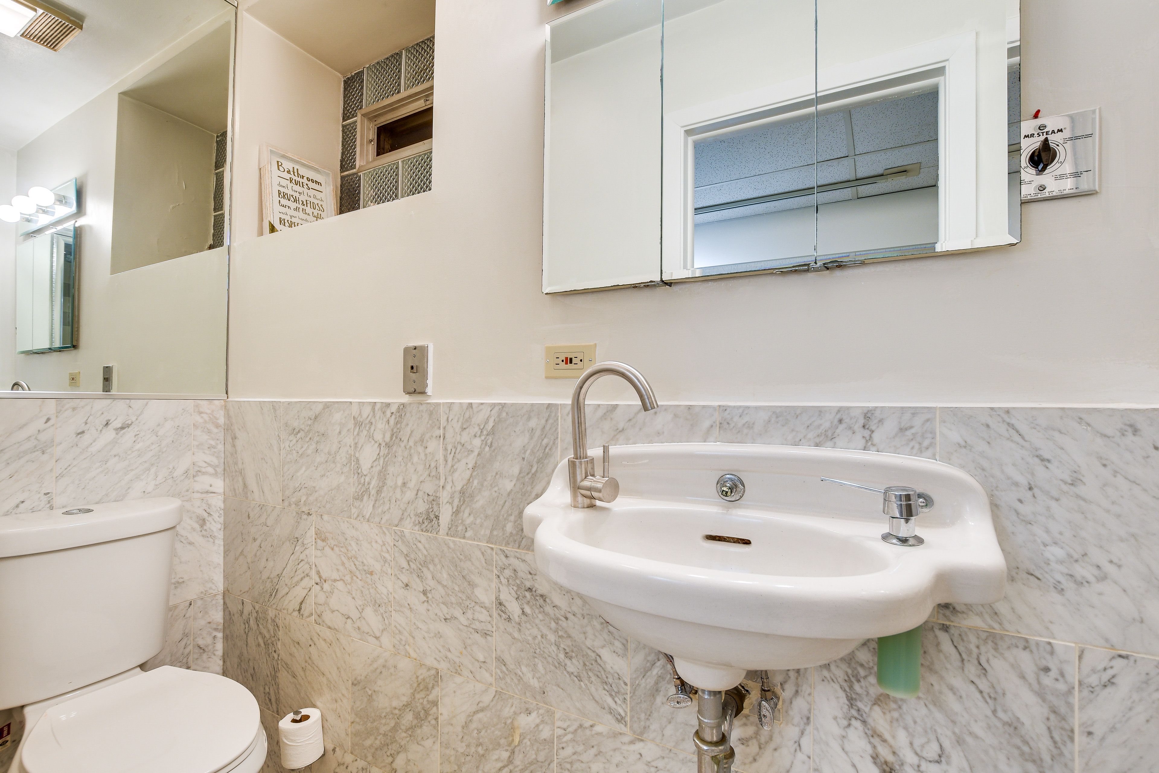 Bathroom | Complimentary Toiletries | Towels Provided
