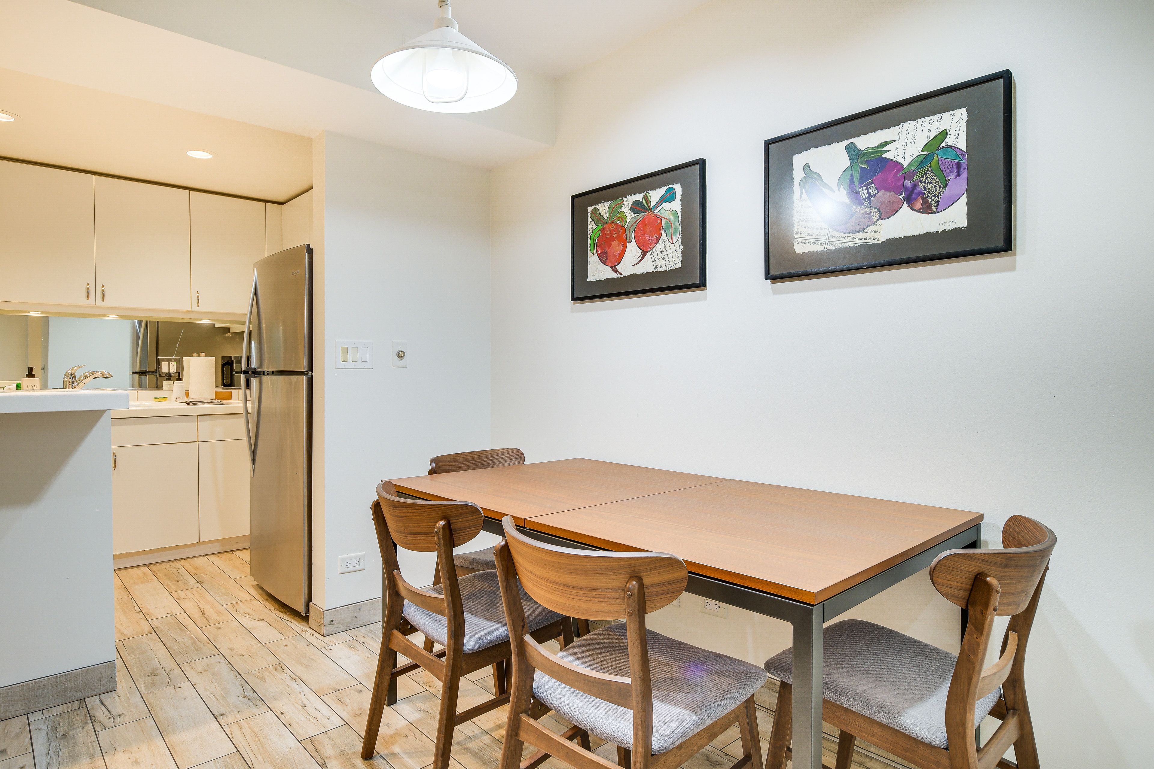Dining Area | Dishware/Flatware Provided