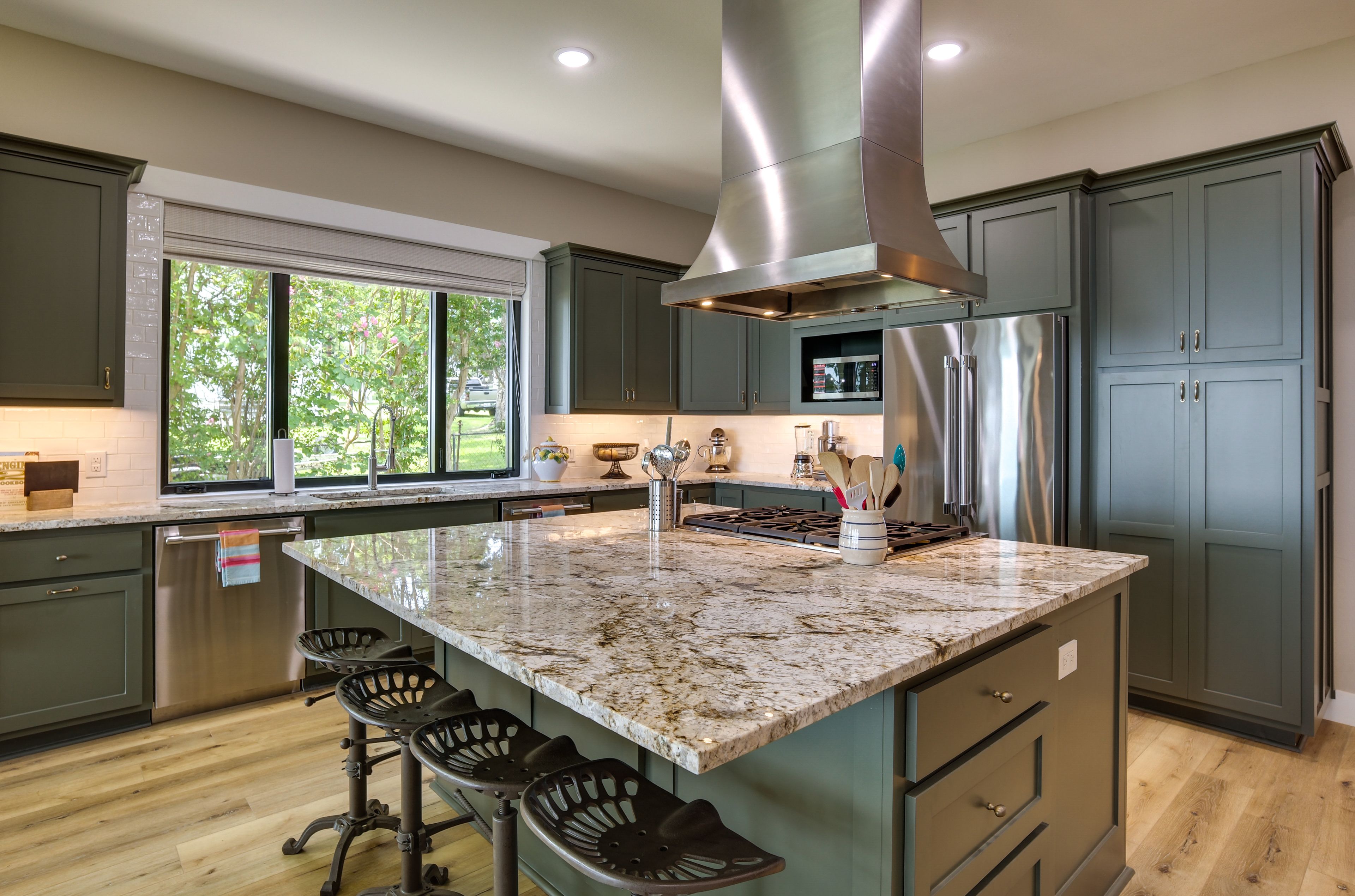 Kitchen | Keurig Coffee Maker | Toaster | Crockpot