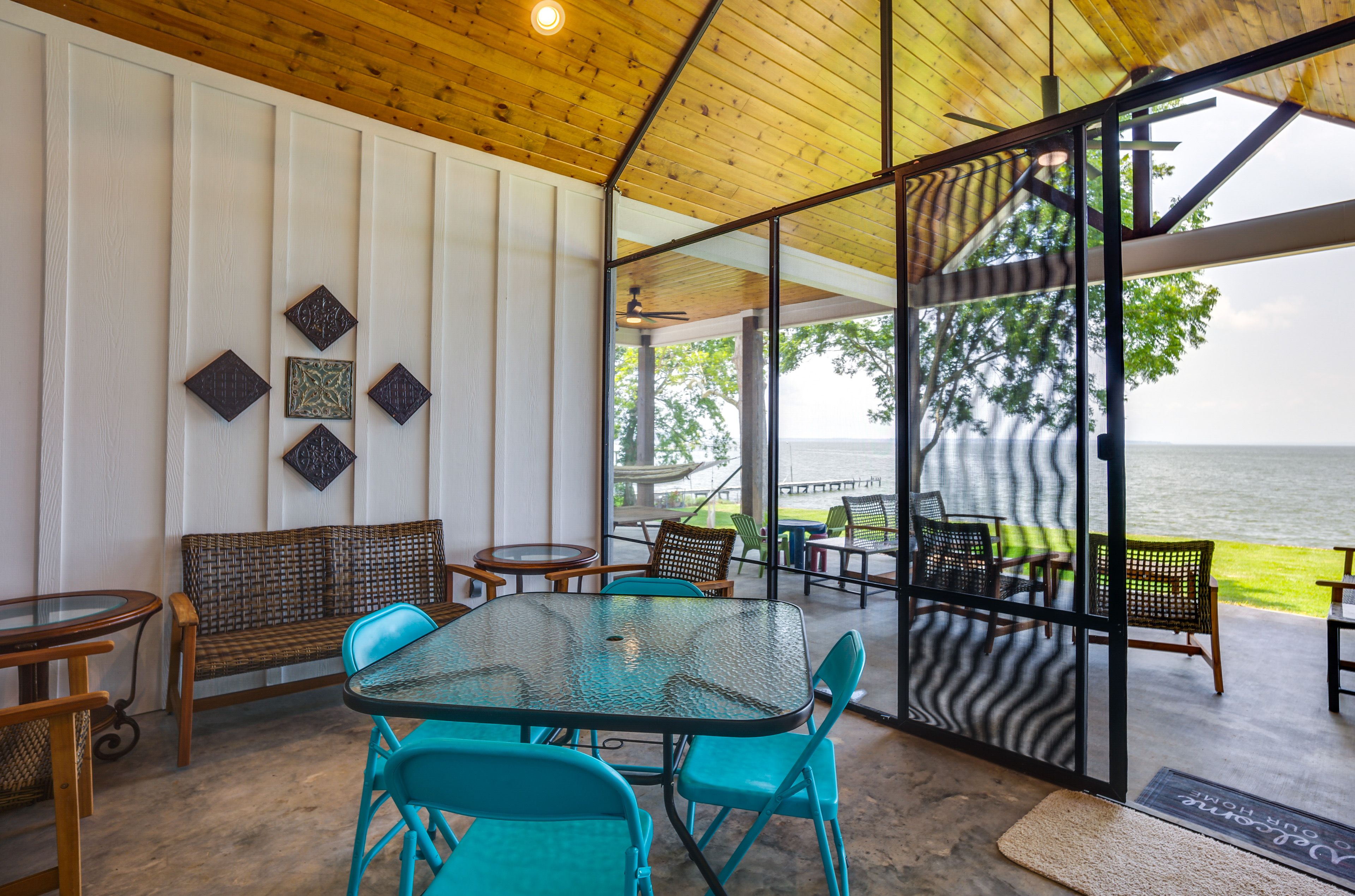 Screened-In Porch