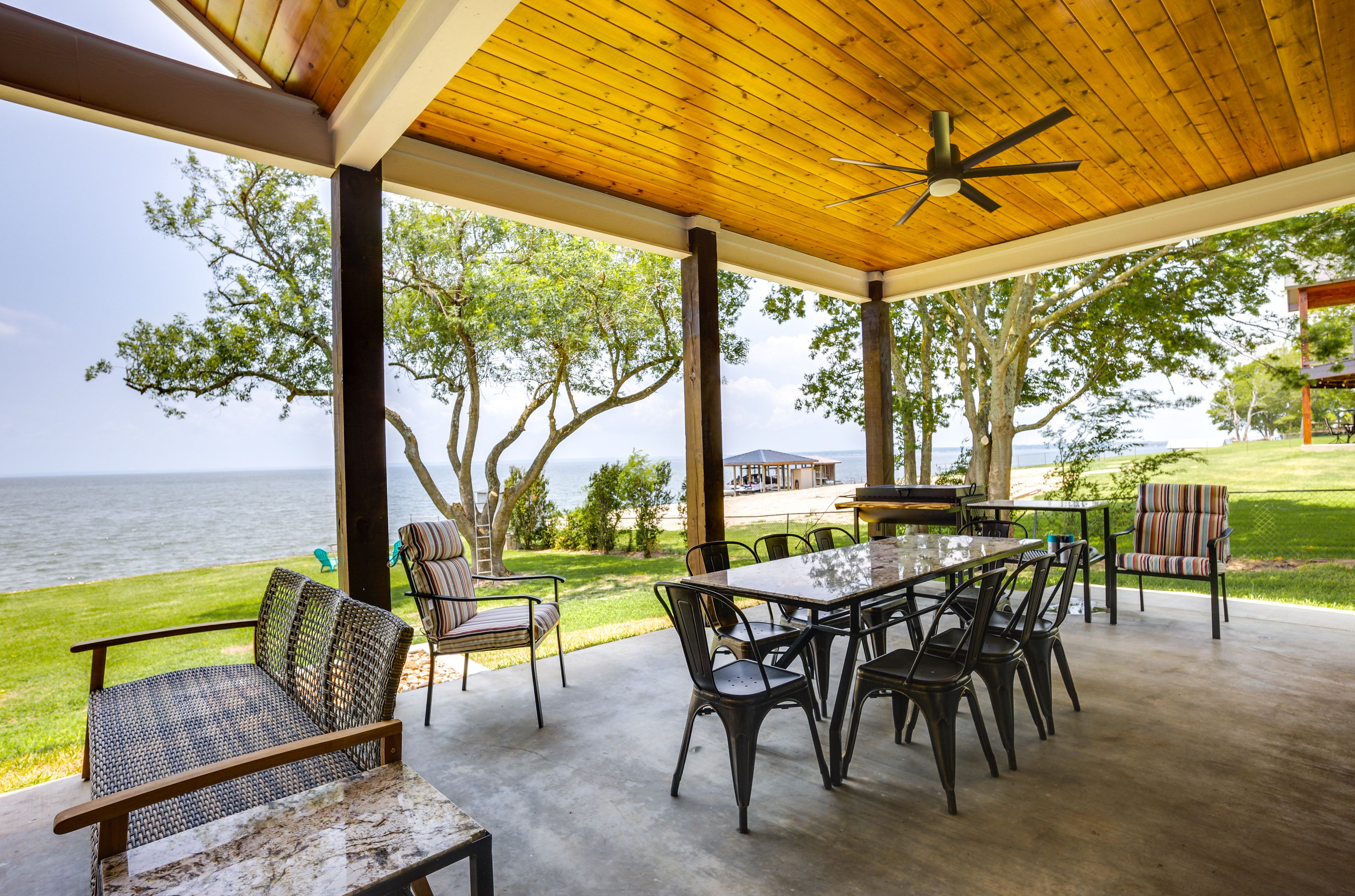 Back Porch | Grill | Fire Pit