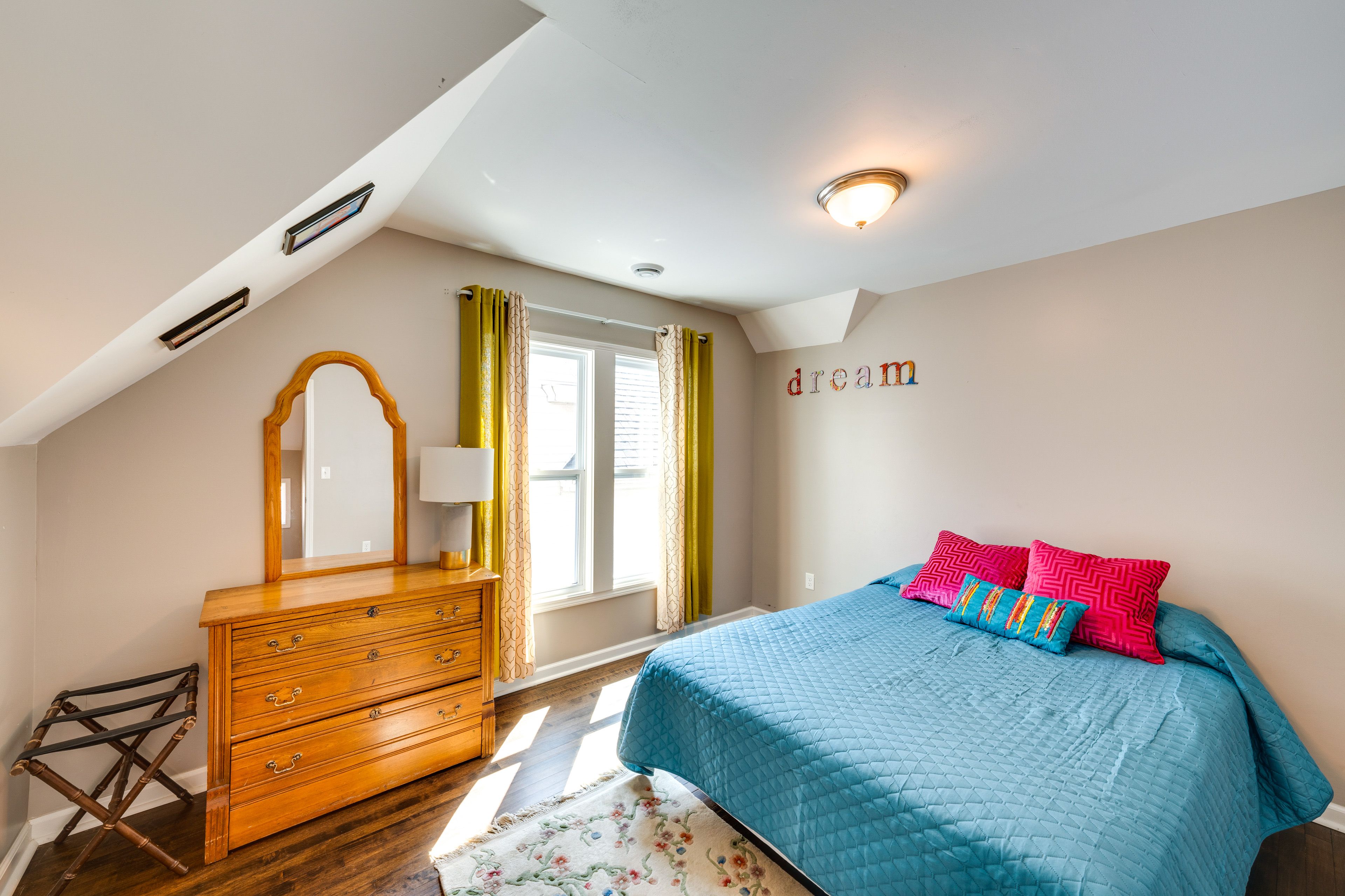 Bedroom 1 | Queen Bed | Walk-In Closet