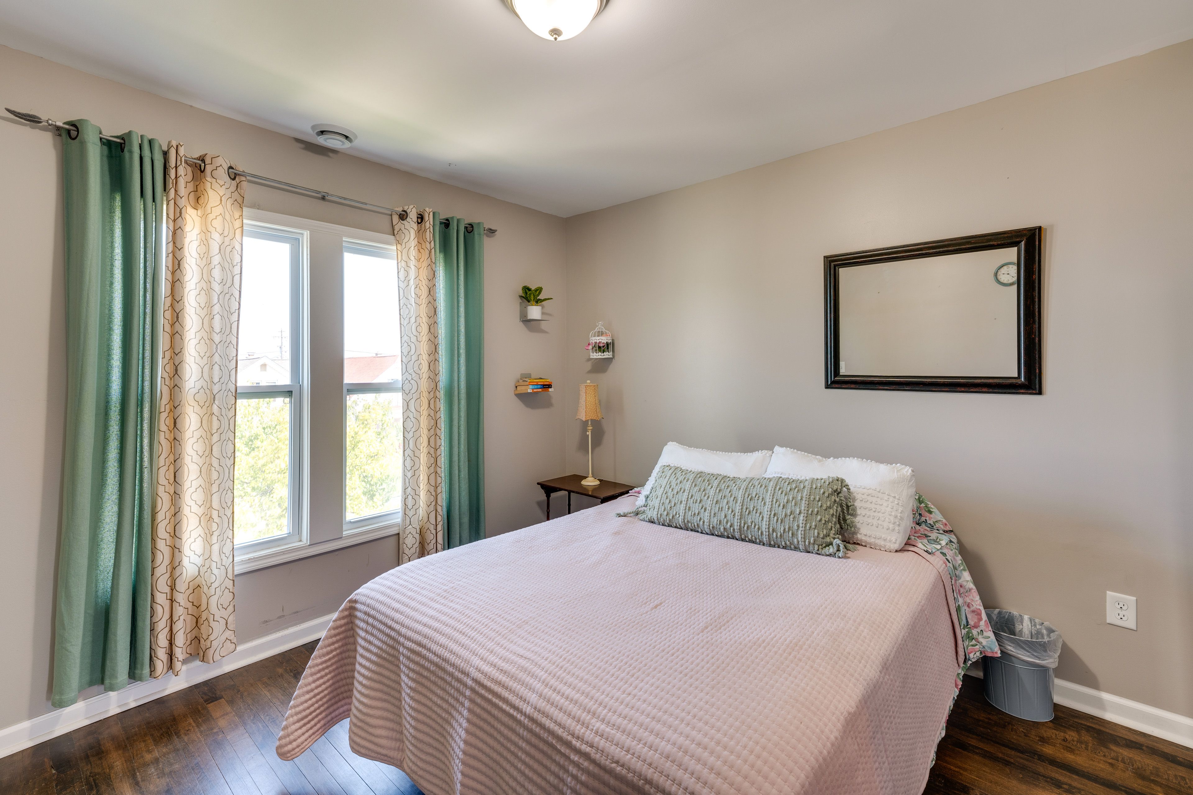 Bedroom 2 | Queen Bed