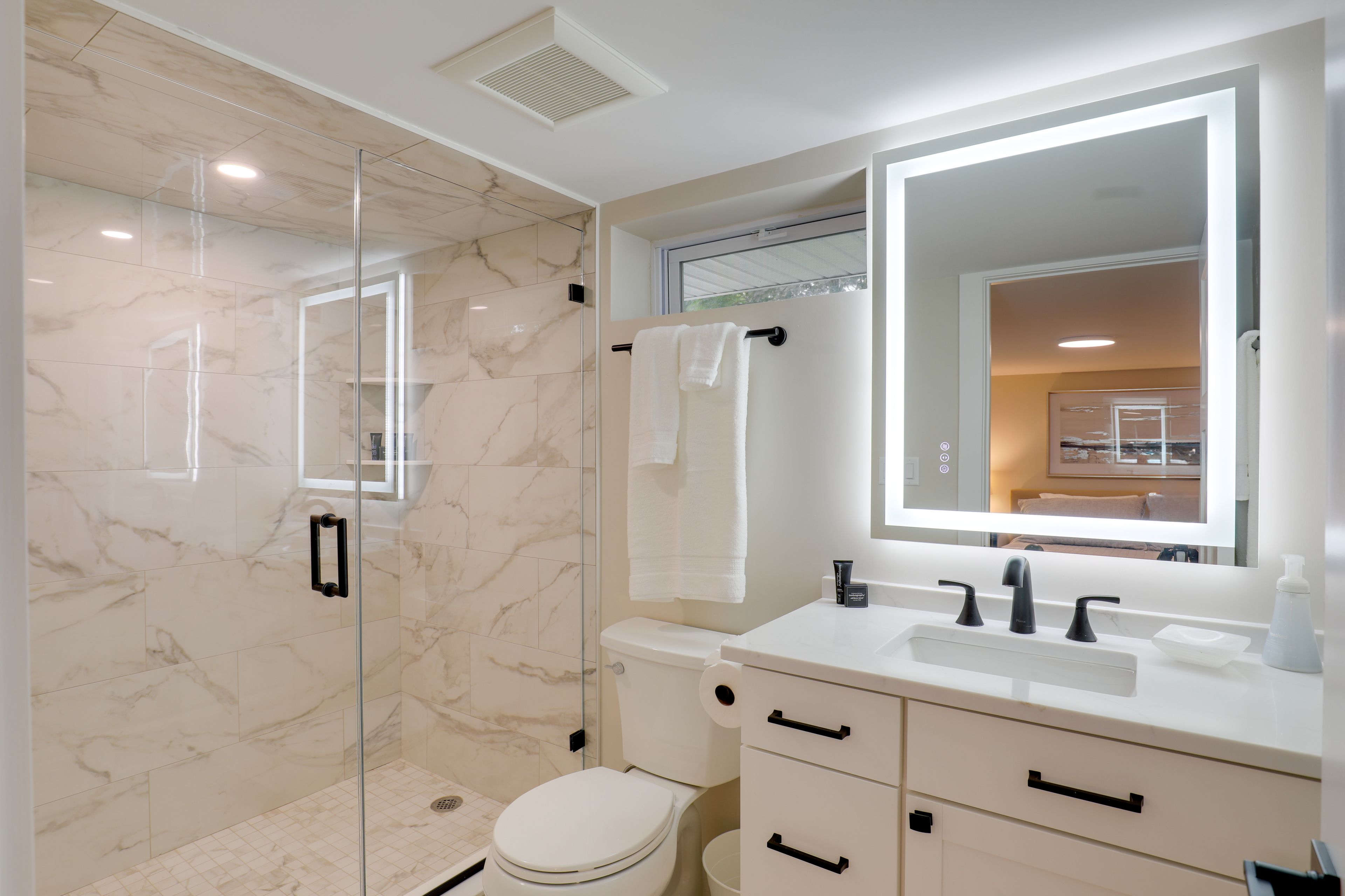 Full Bathroom | Basement | Walk-In Shower | Towels Provided | Hair Dryer