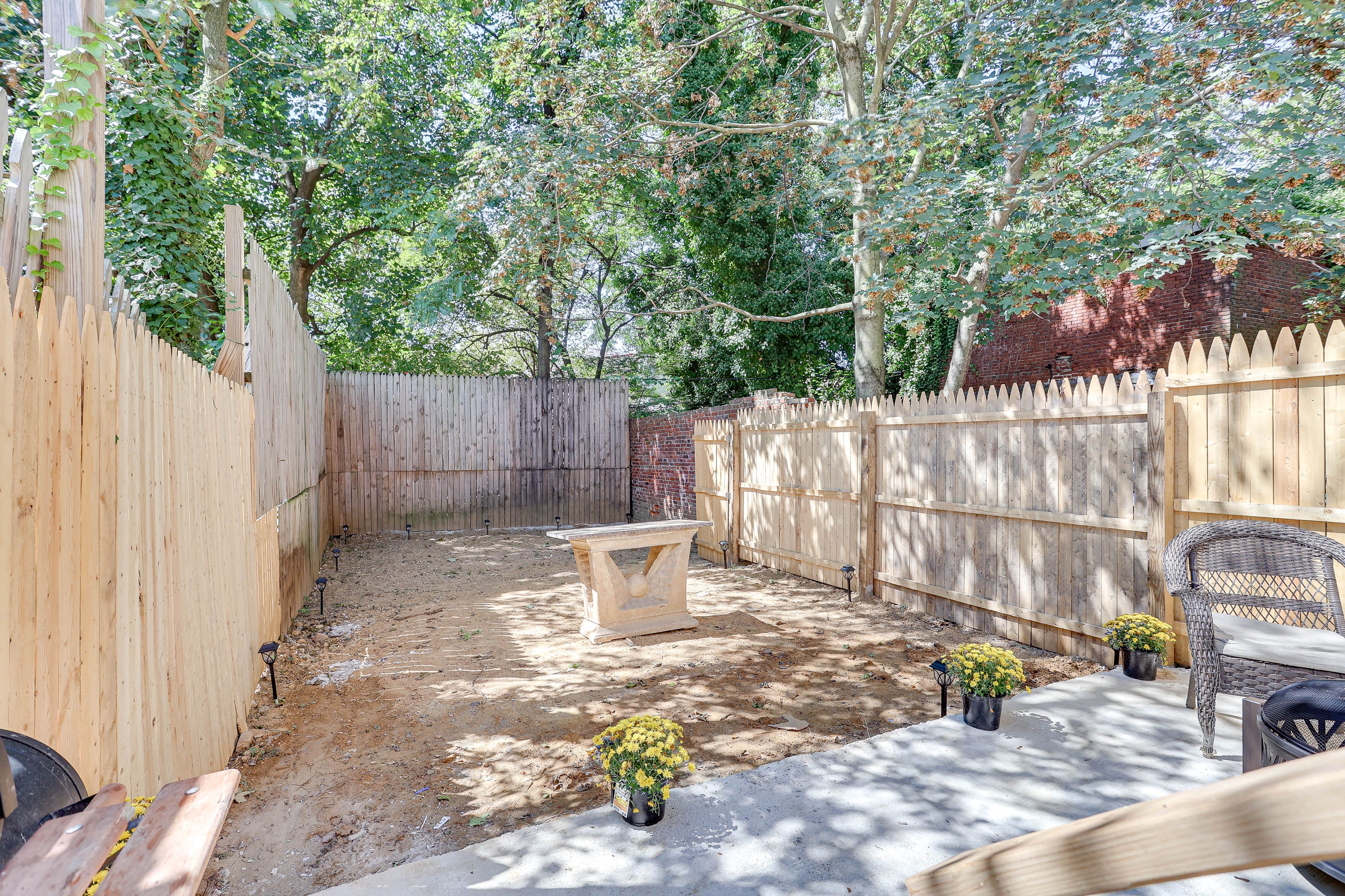 Fenced-In Backyard | Fire Pit | Smoker