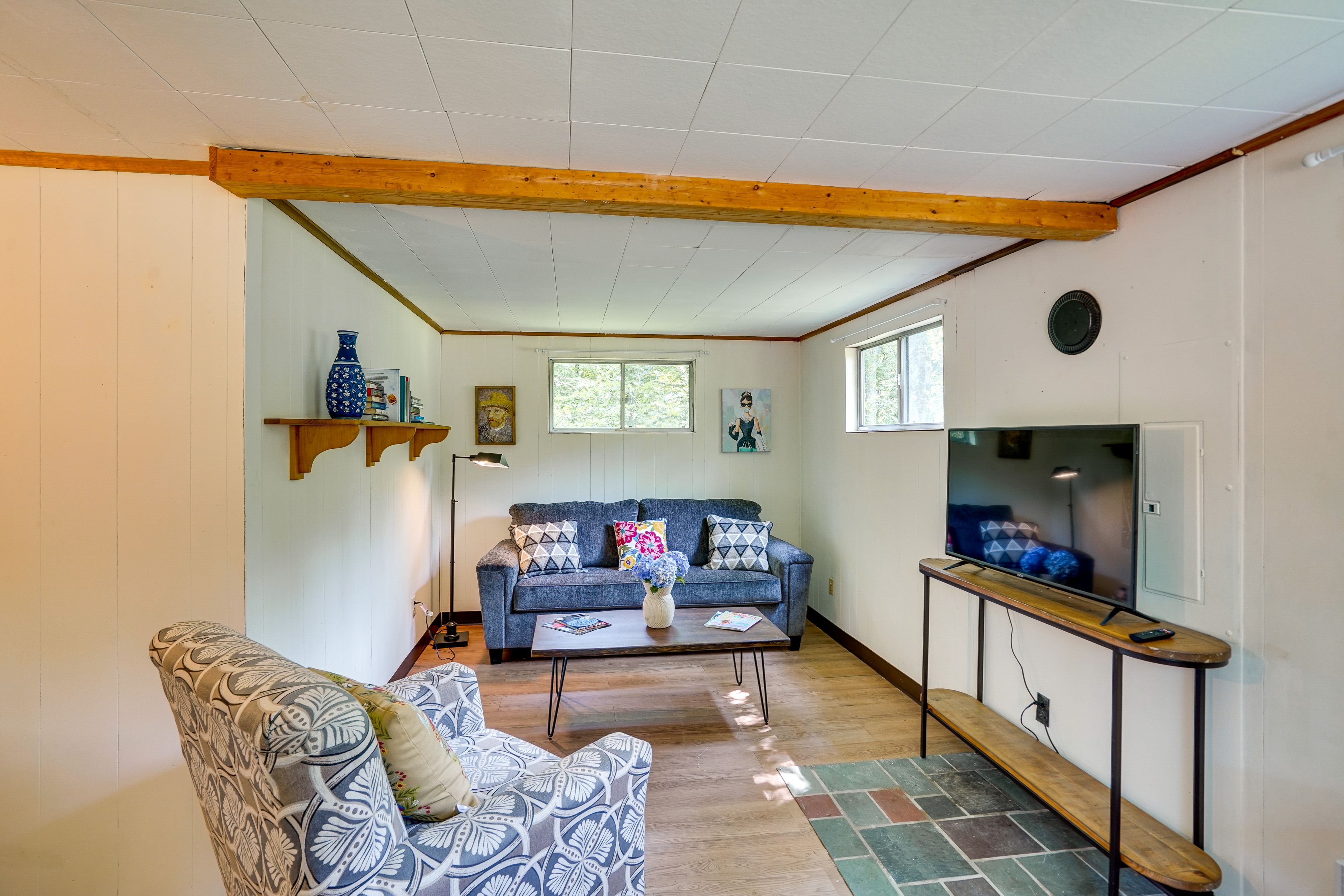 Living Room | Queen Sleeper Sofa | Smart TV