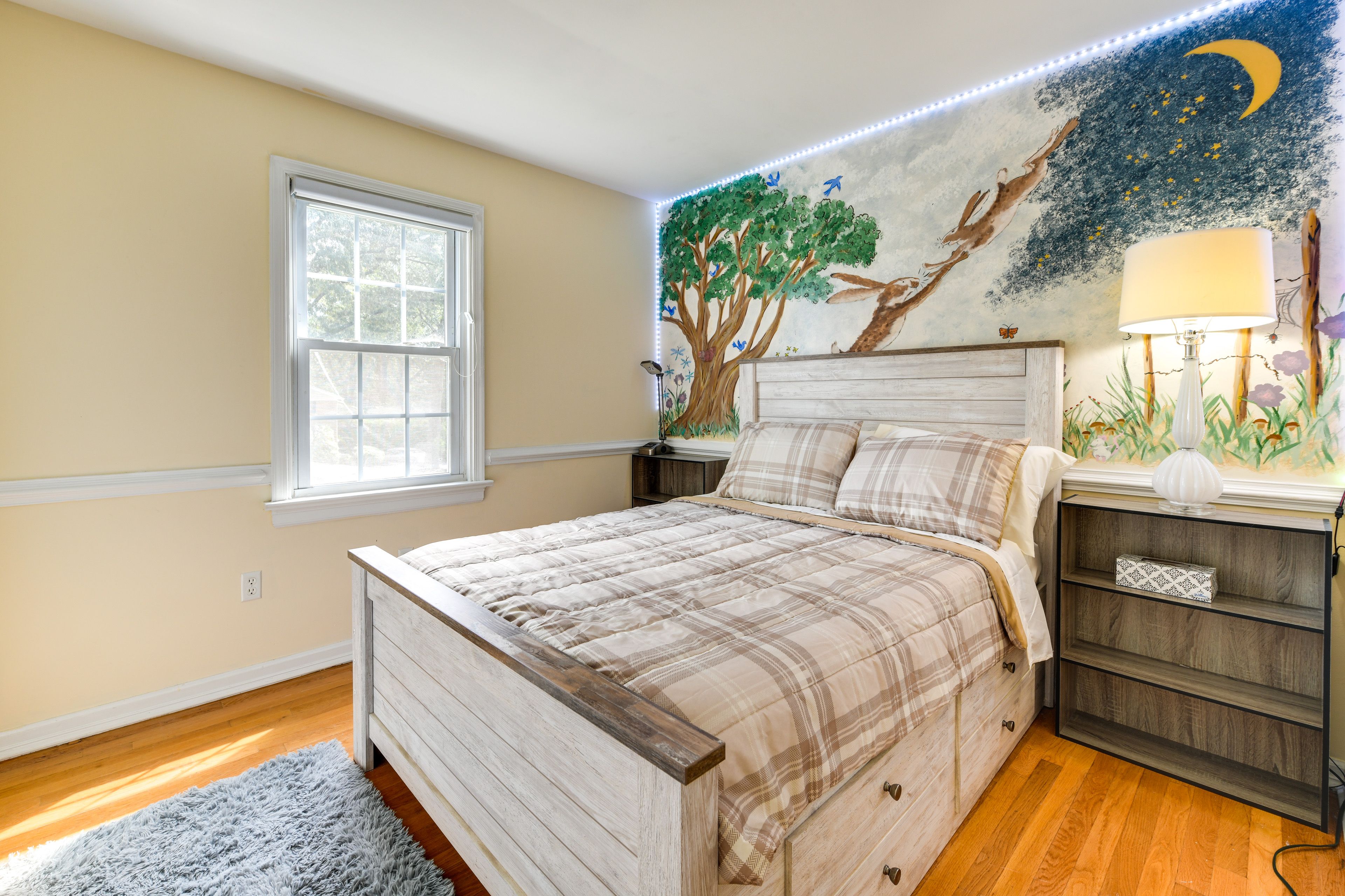 Bedroom 1 | Queen Bed