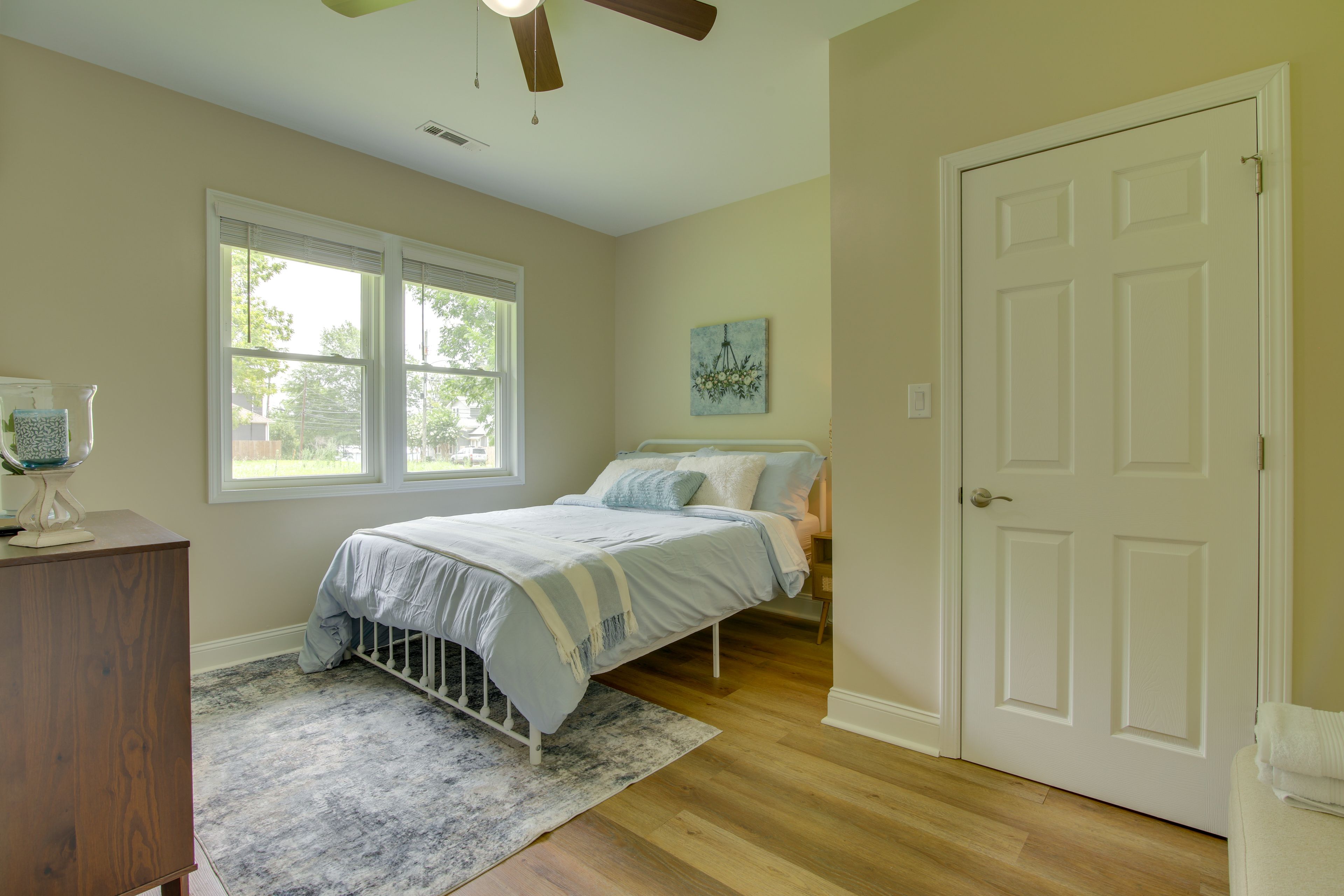 Bedroom 3 | Queen Bed | Smart TV w/ Cable