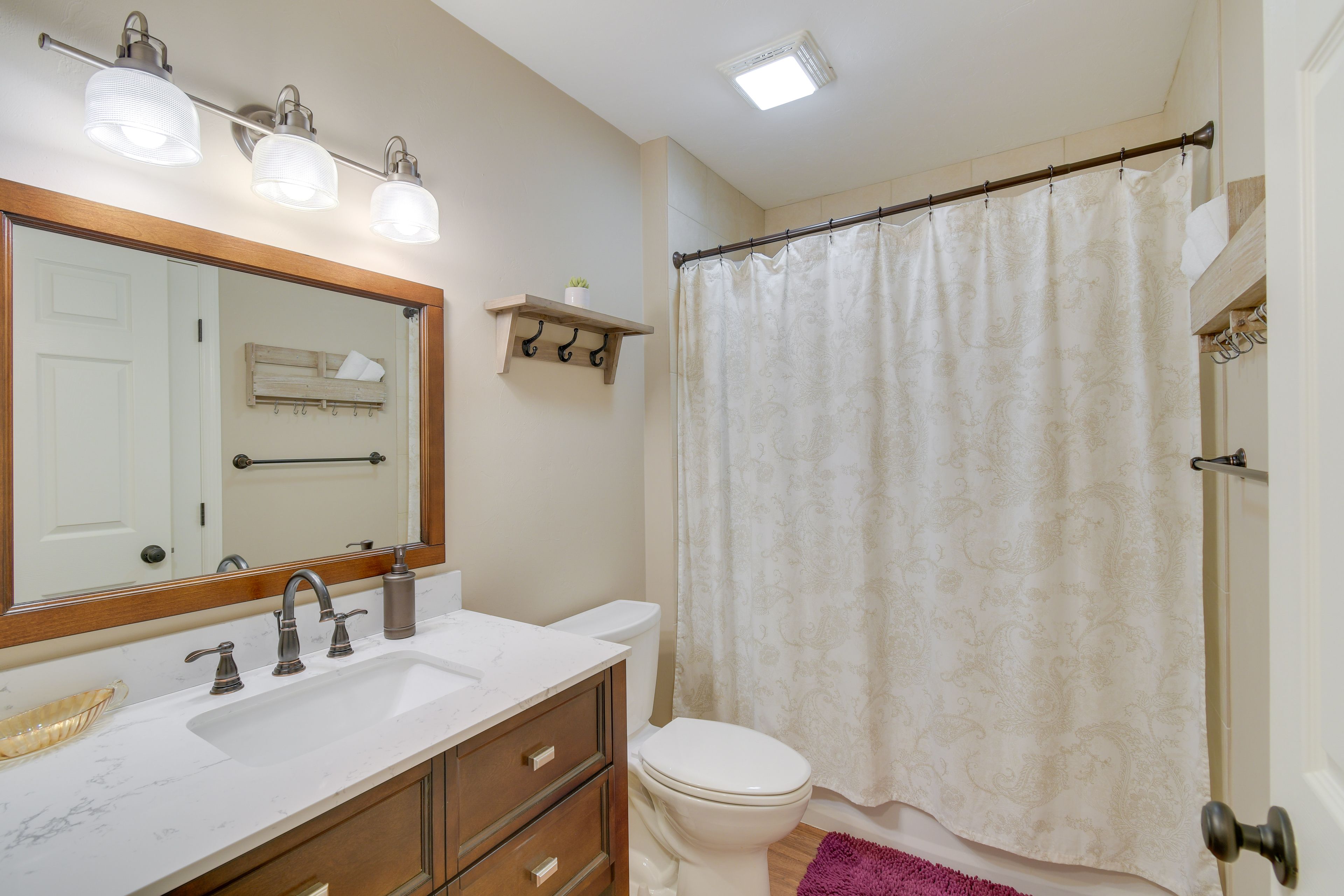Full Bathroom