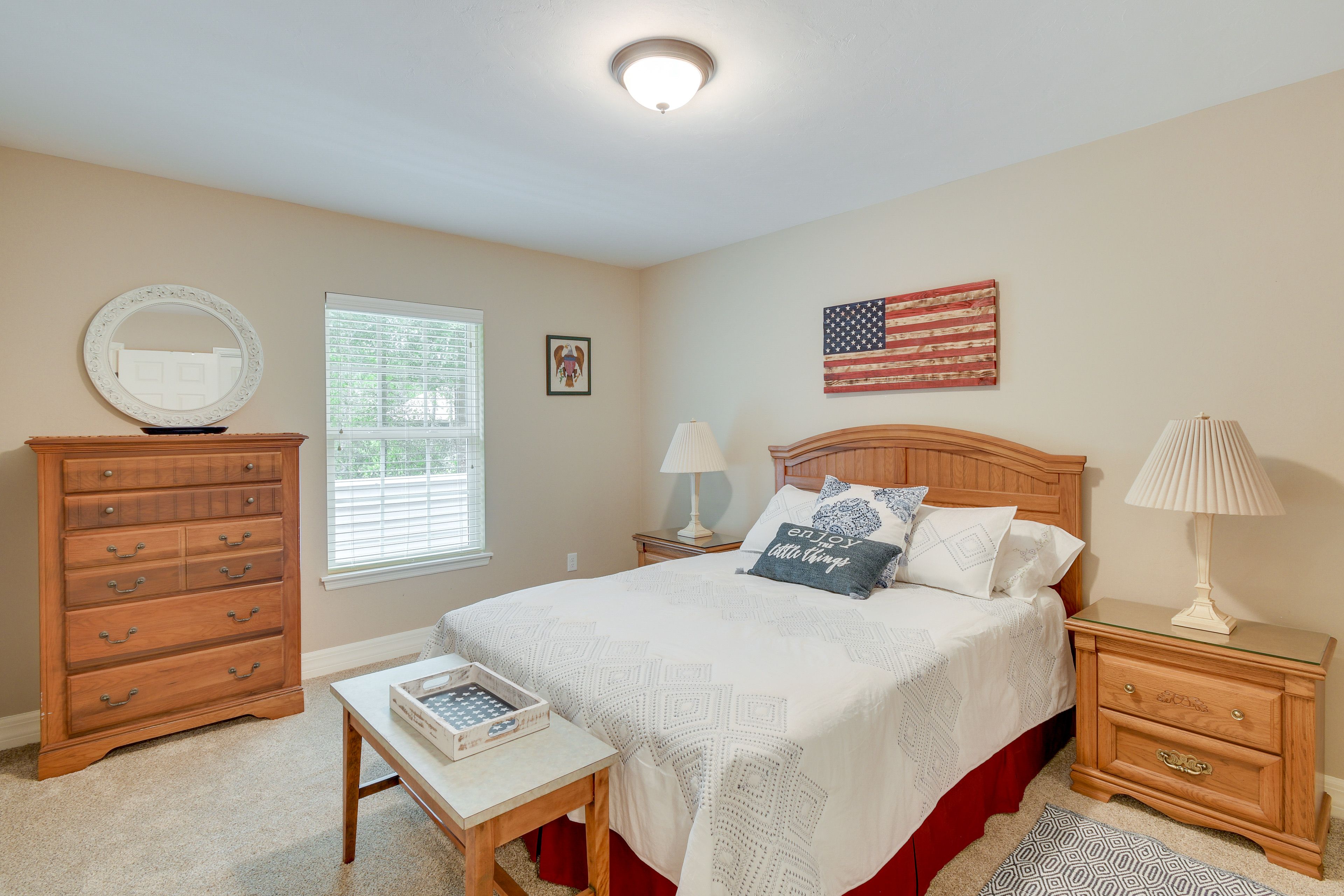 Bedroom 2 | Queen Bed