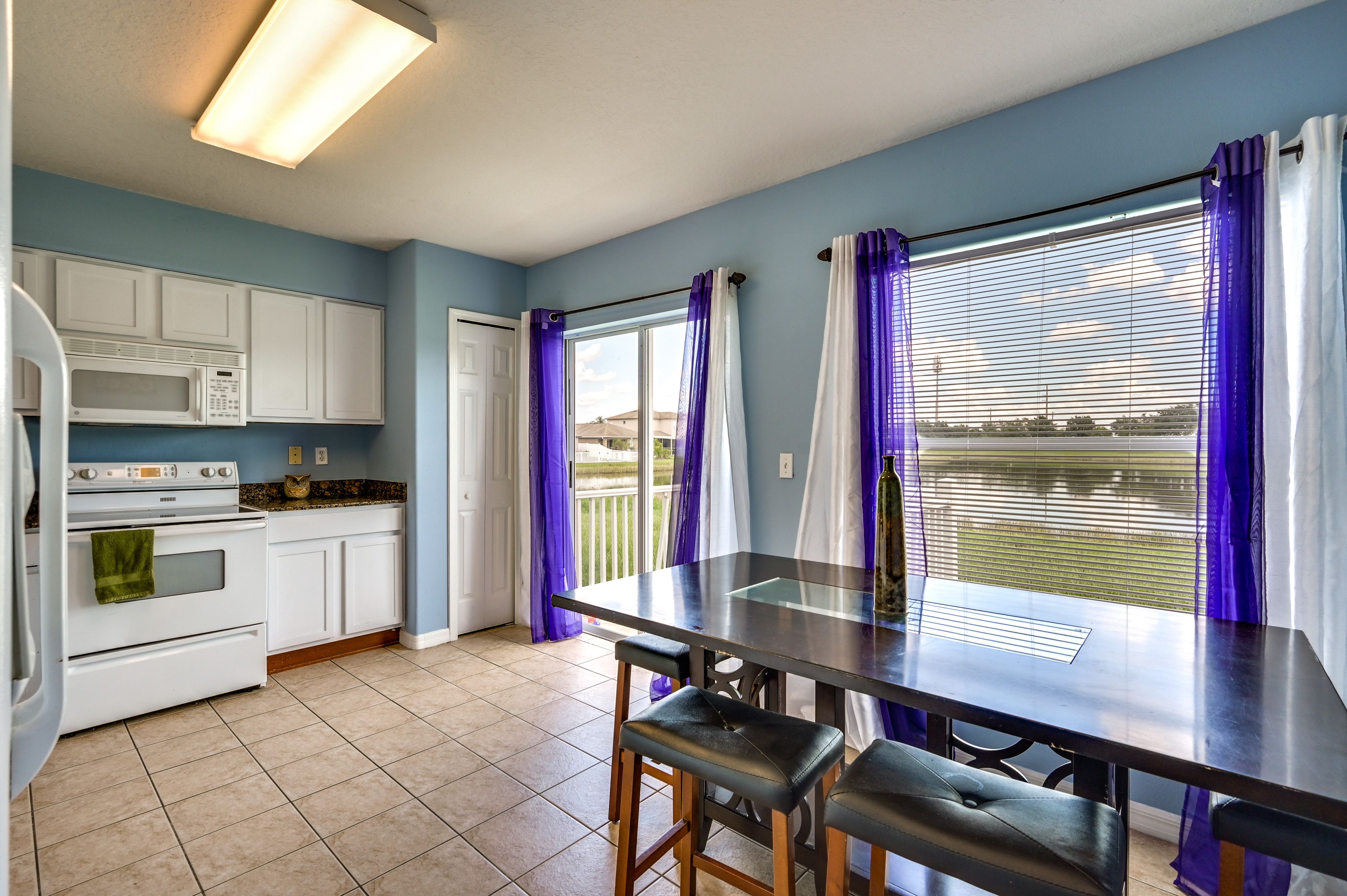 Kitchen | Dining Area