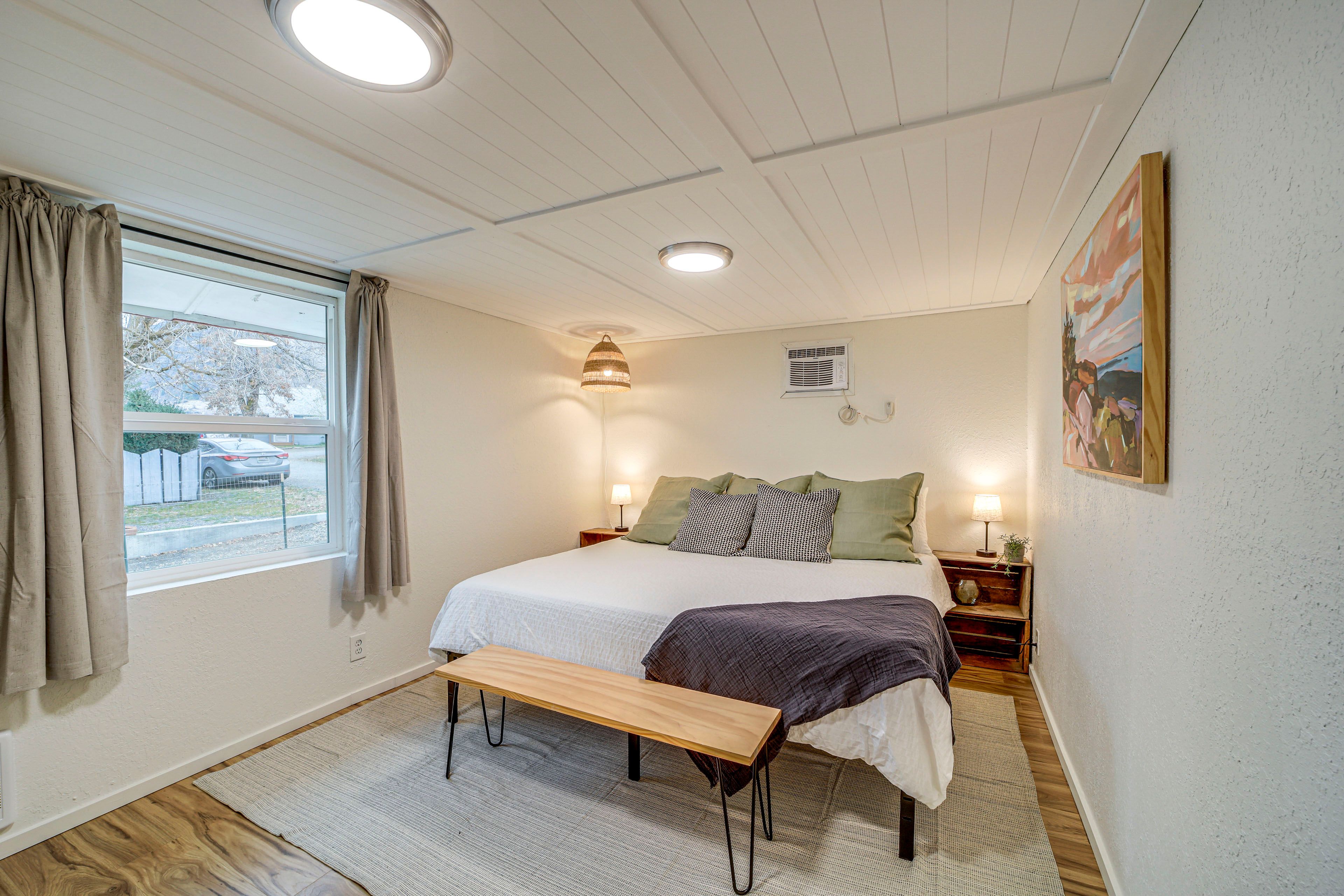 Bedroom 1 | King Bed | Linens Provided