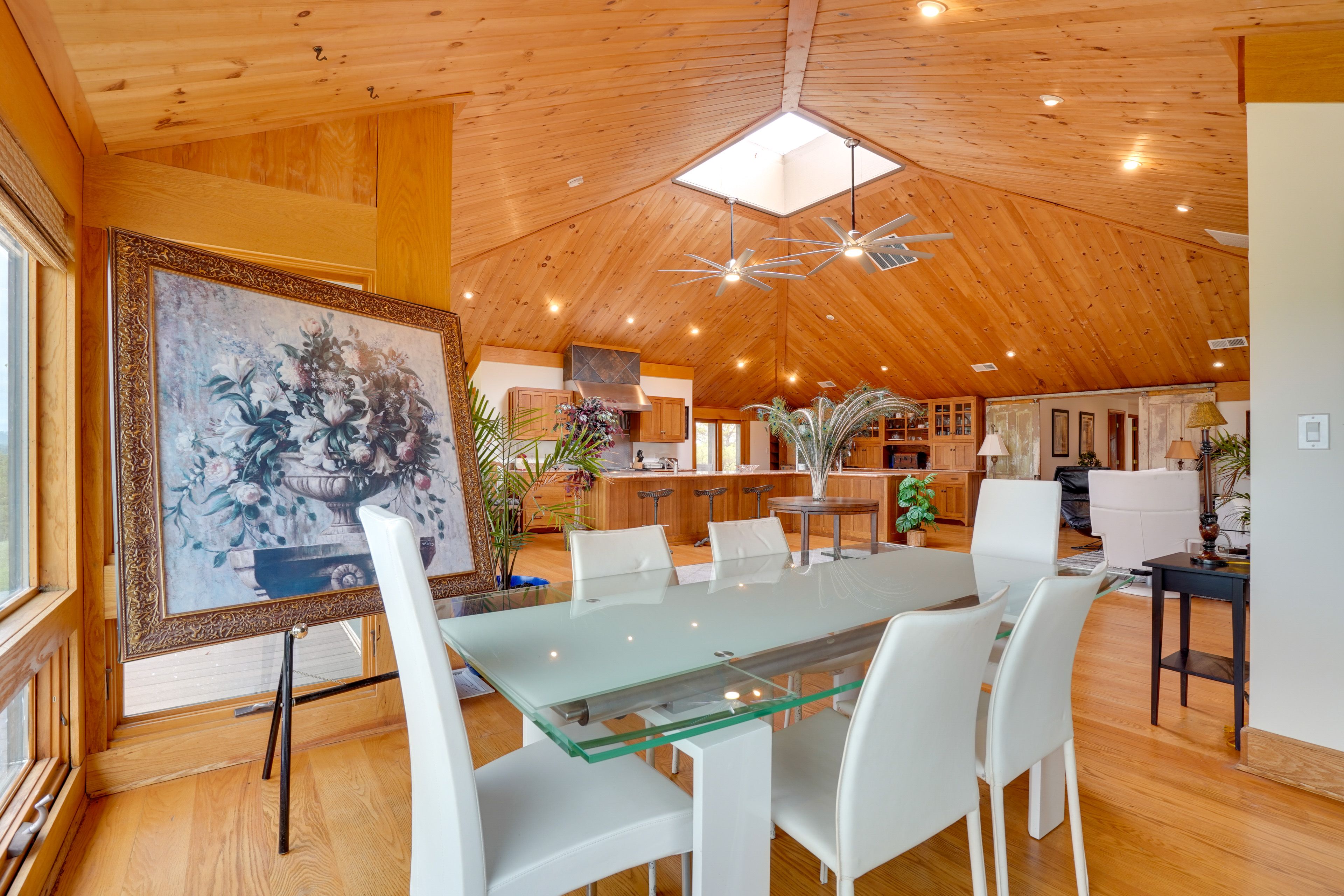 Dining Area | Dining Table | Dishware/Flatware