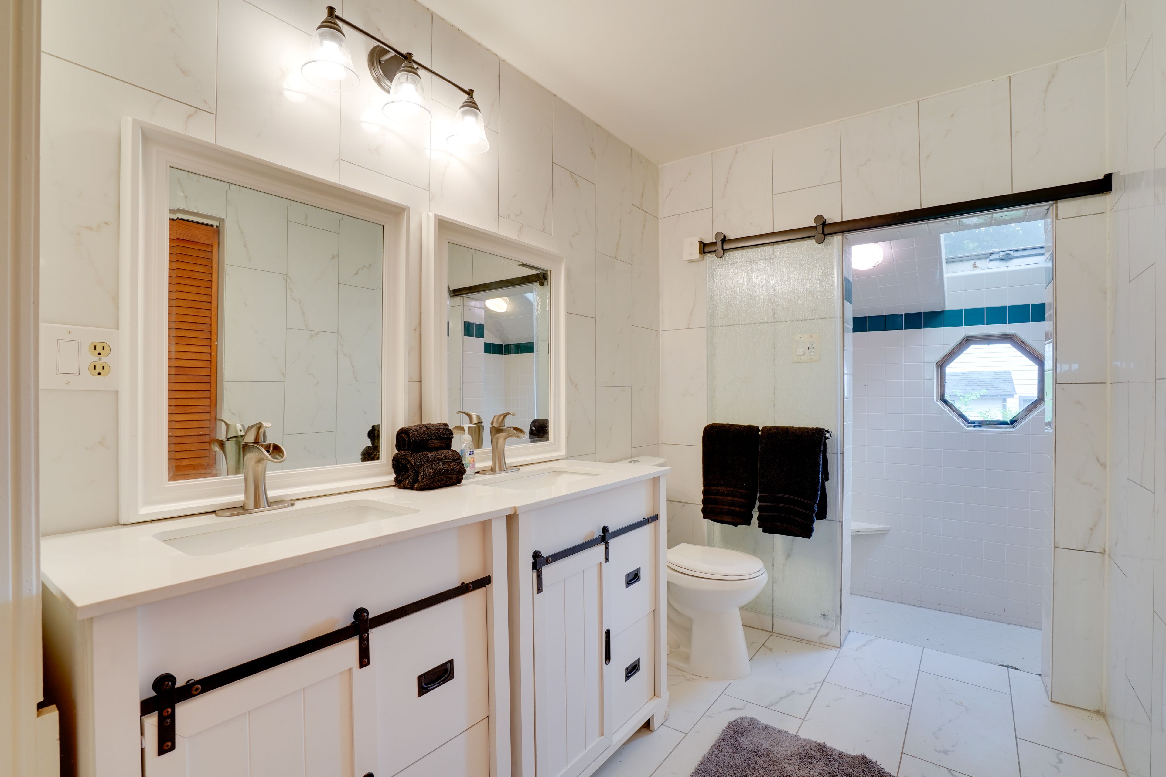Full Bathroom | Walk-In Shower