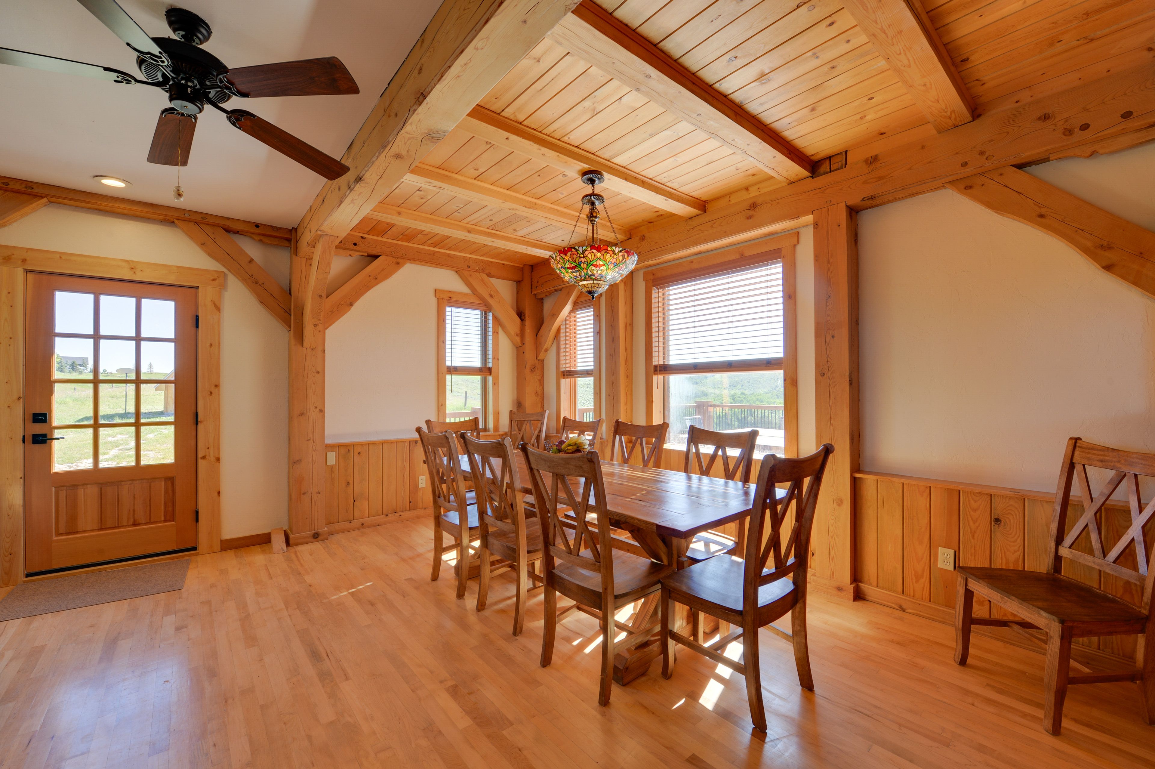 Dining Area | Dishware & Flatware Provided