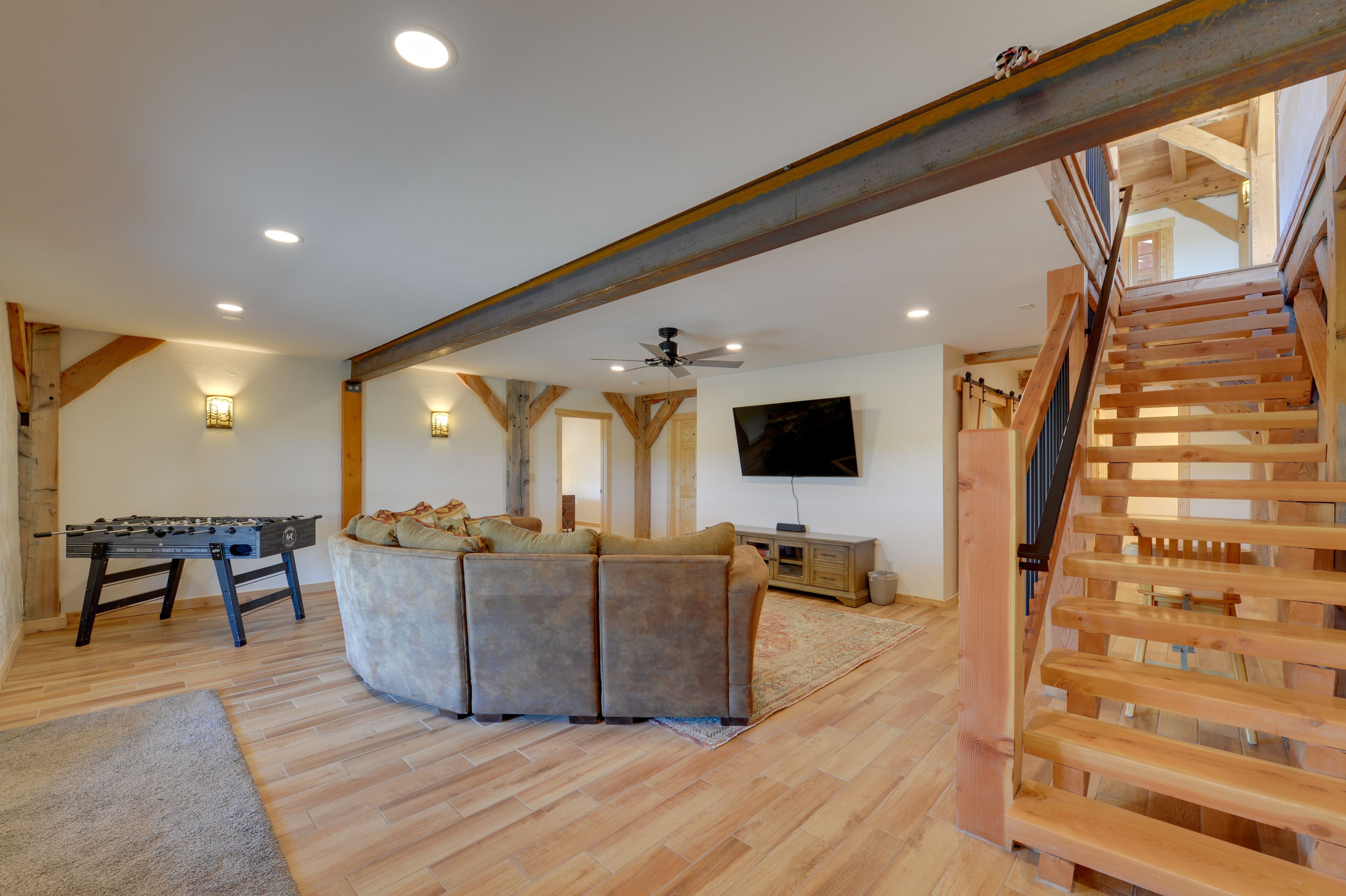 Game Room | Smart TV | Foosball Table