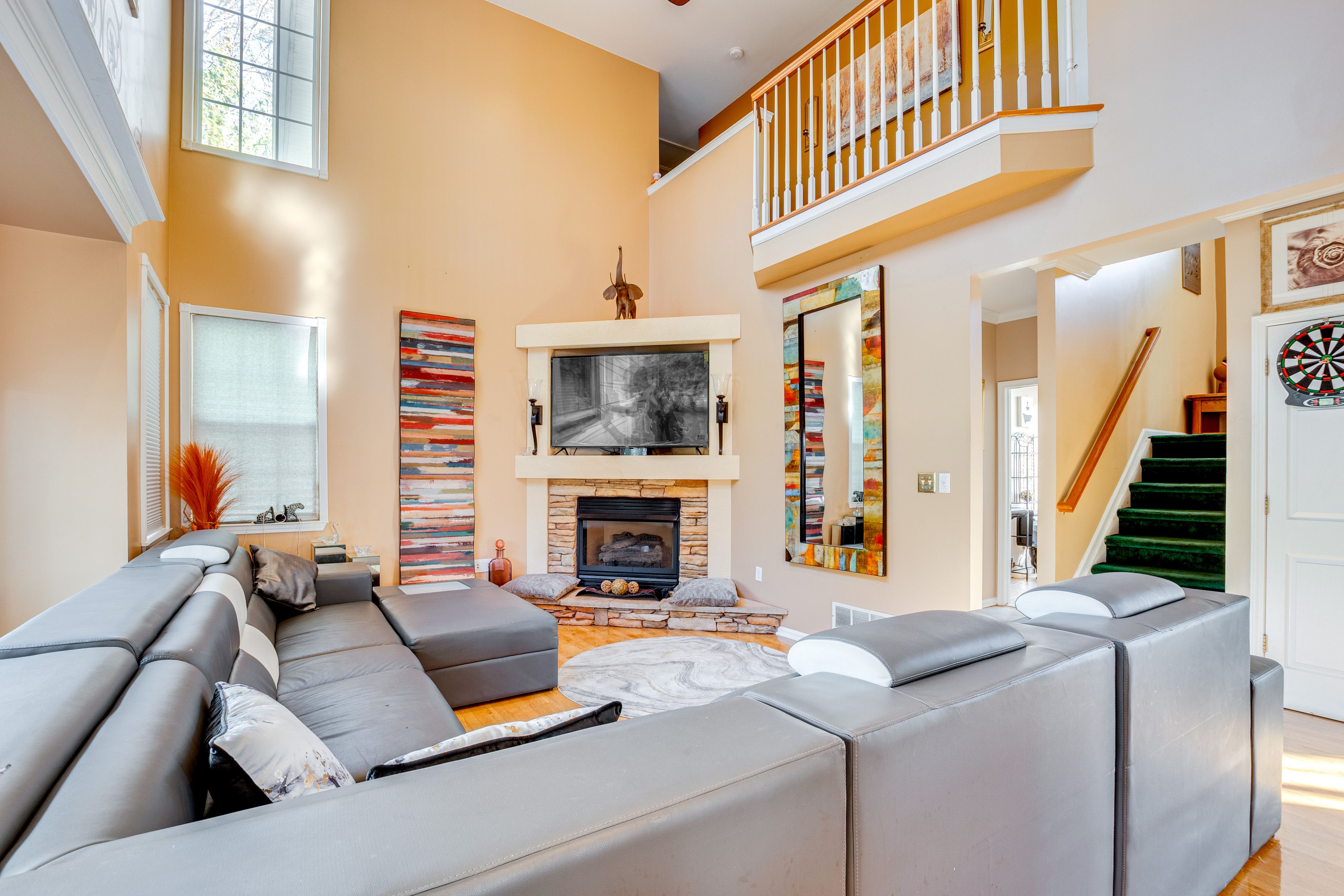 Living Room  | 1st Floor | Smart TV | Free WiFi | Central A/C & Heating