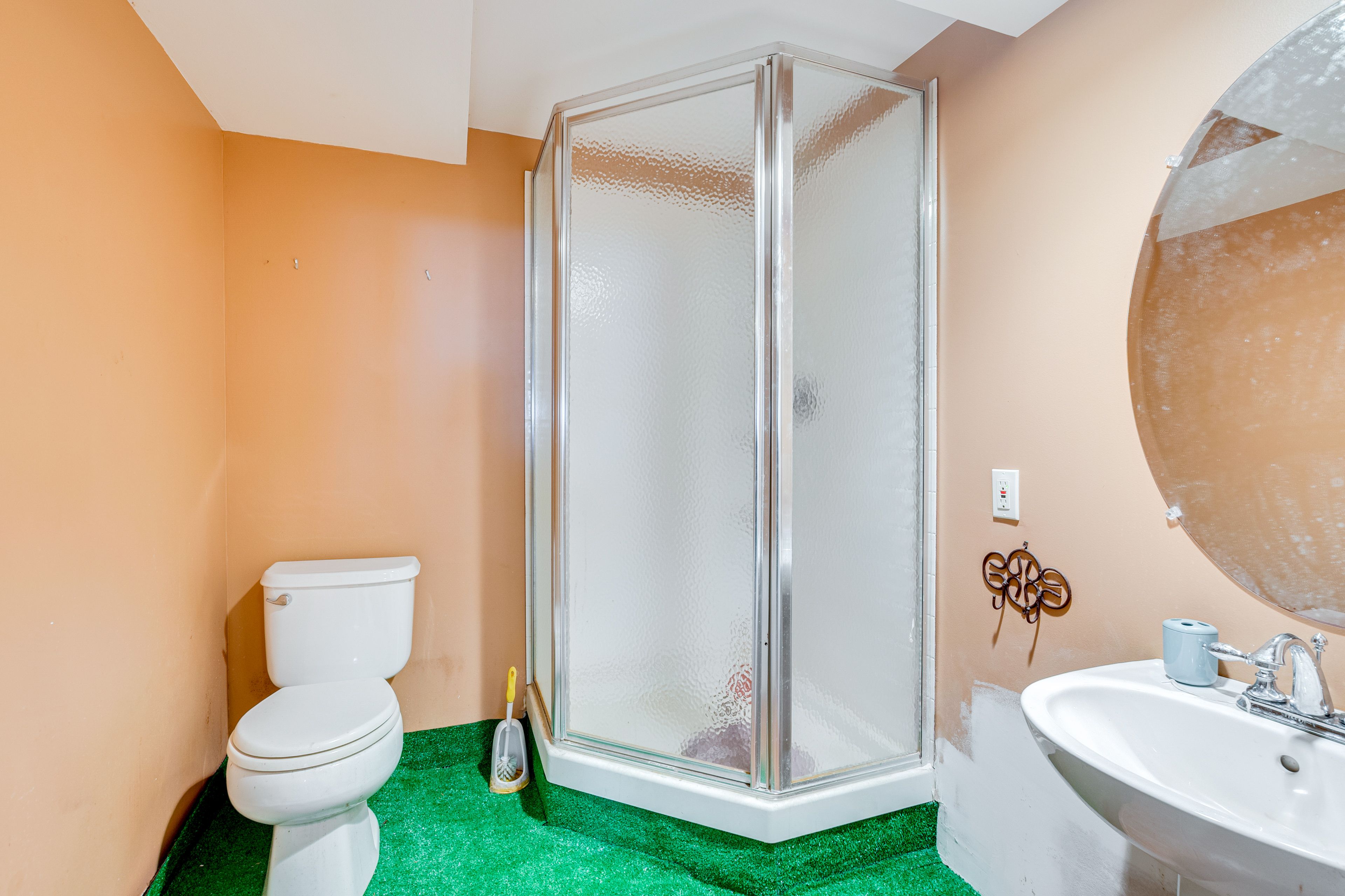 Full Bathroom | Basement Floor
