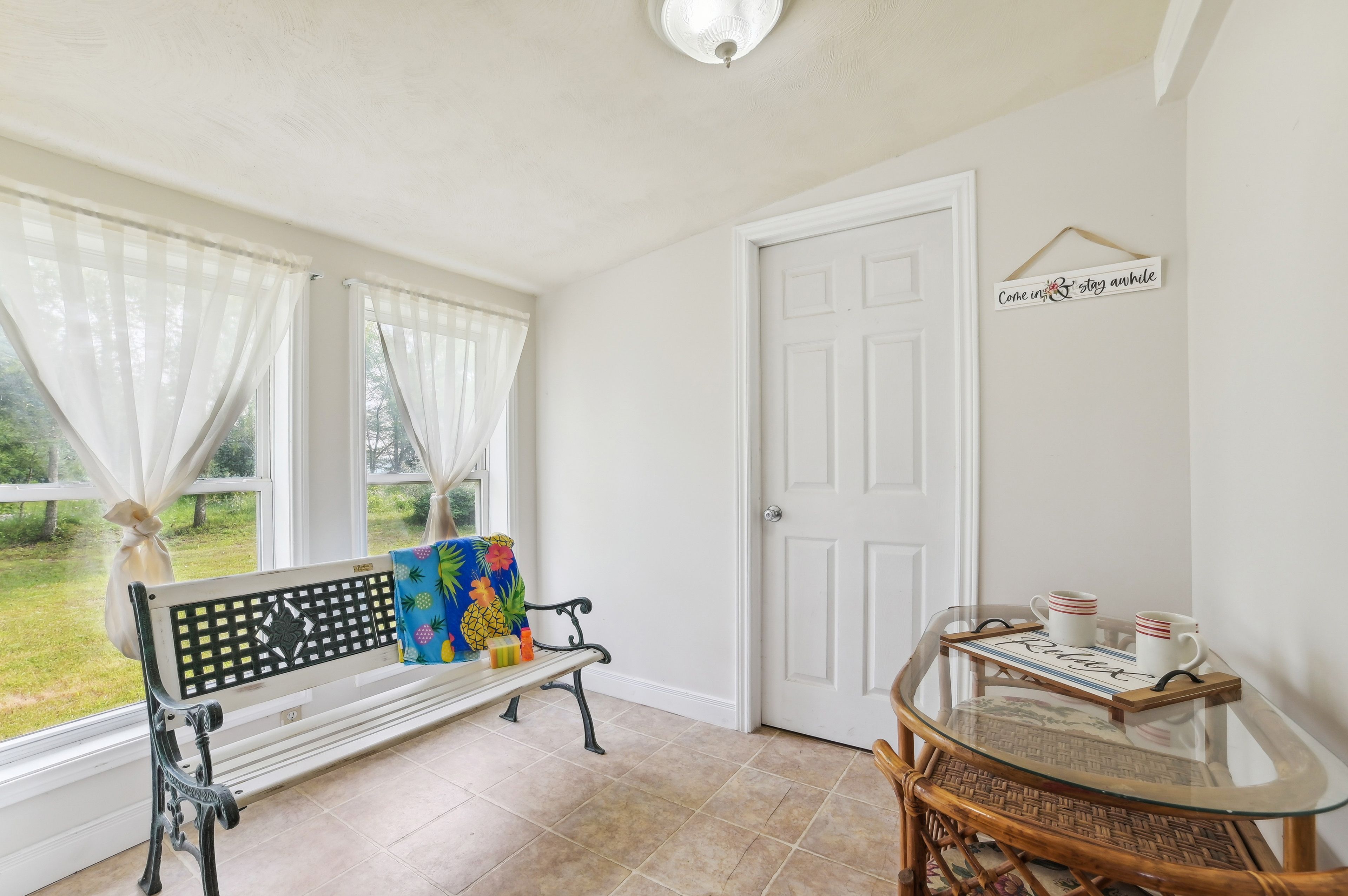 Entryway | No WiFi