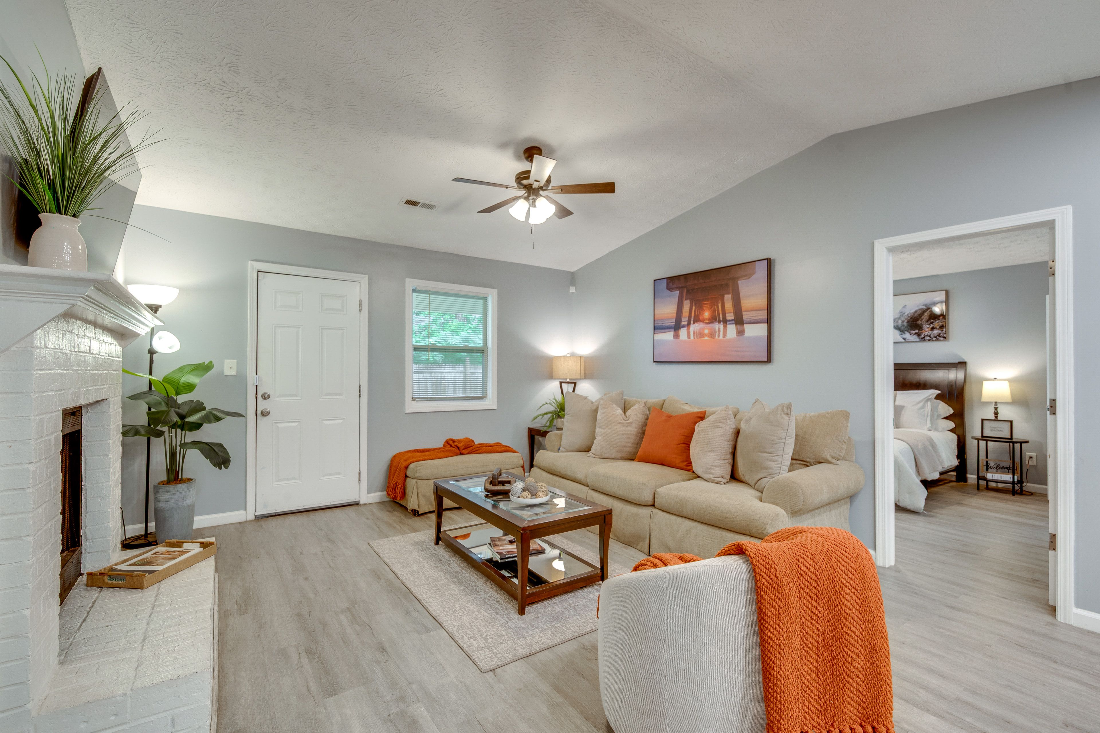 Living Room | Smart TV w/ Cable | Central A/C | Gas Fireplace