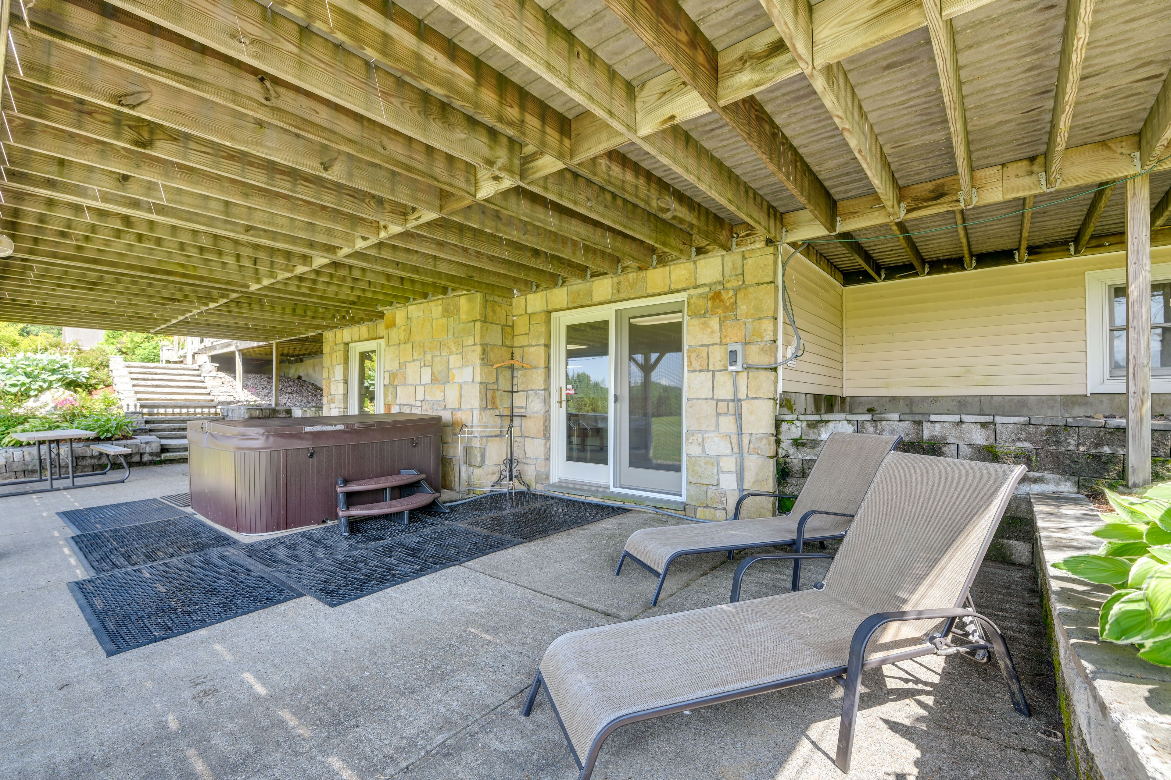 Patio | Hot Tub