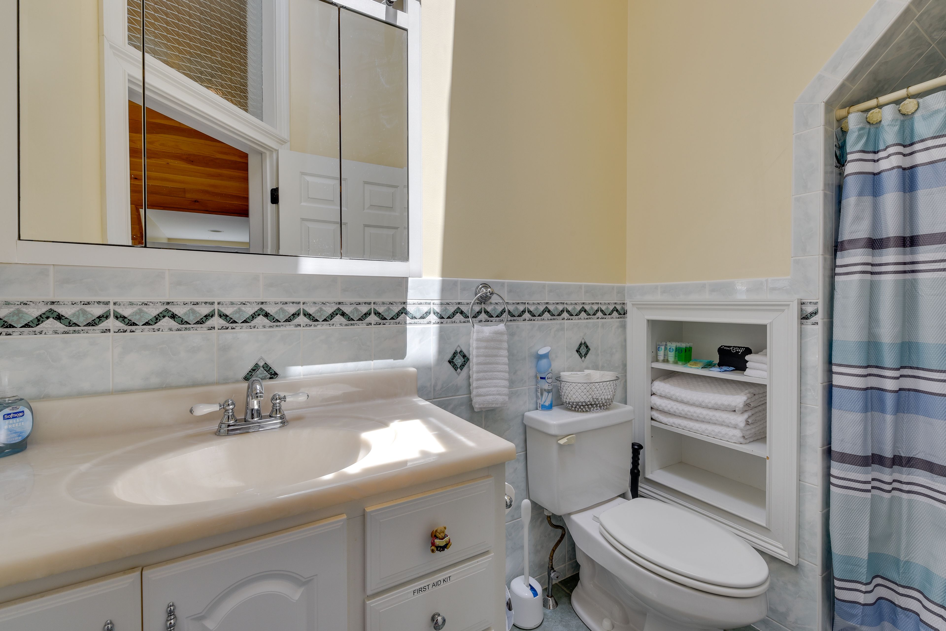 En-Suite Bathroom | Towels | Hair Dryer | Complimentary Toiletries