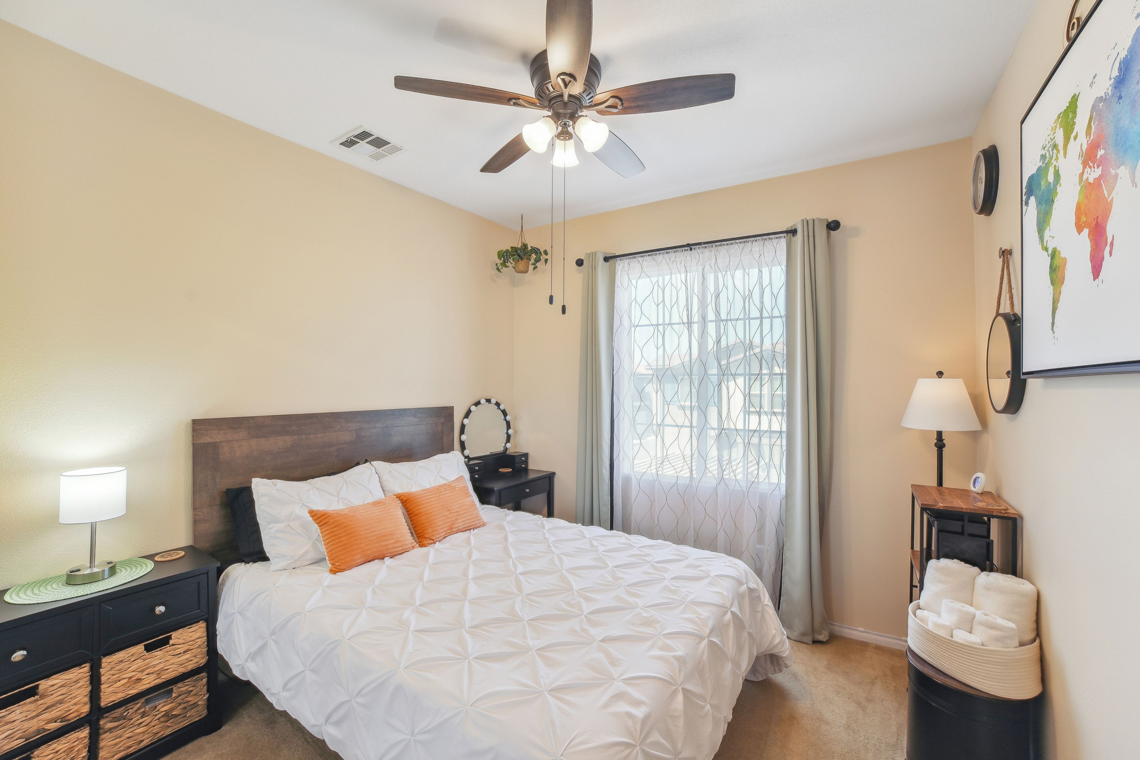 Bedroom 2 | Queen Bed