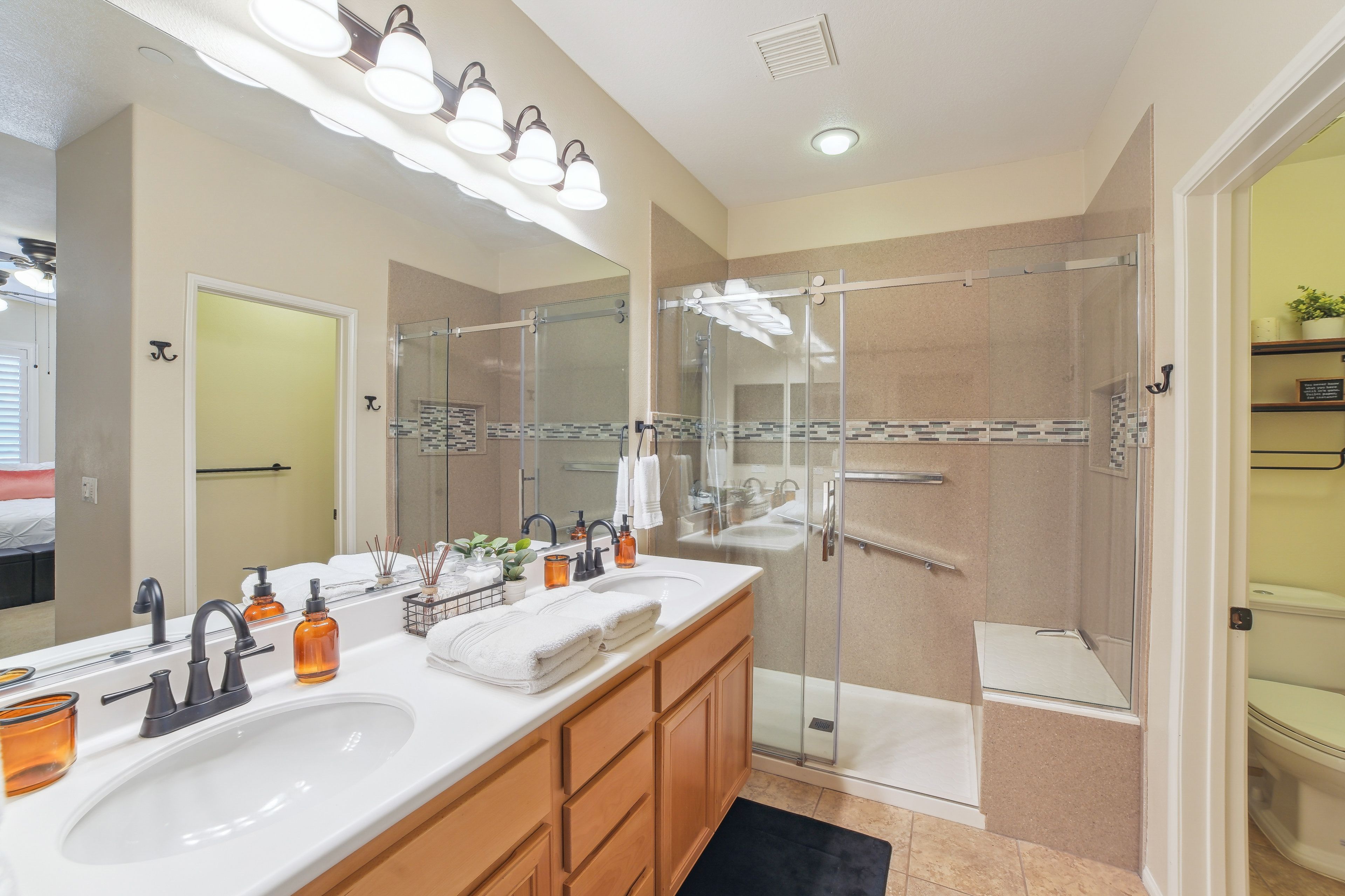En-Suite Bathroom | Complimentary Toiletries