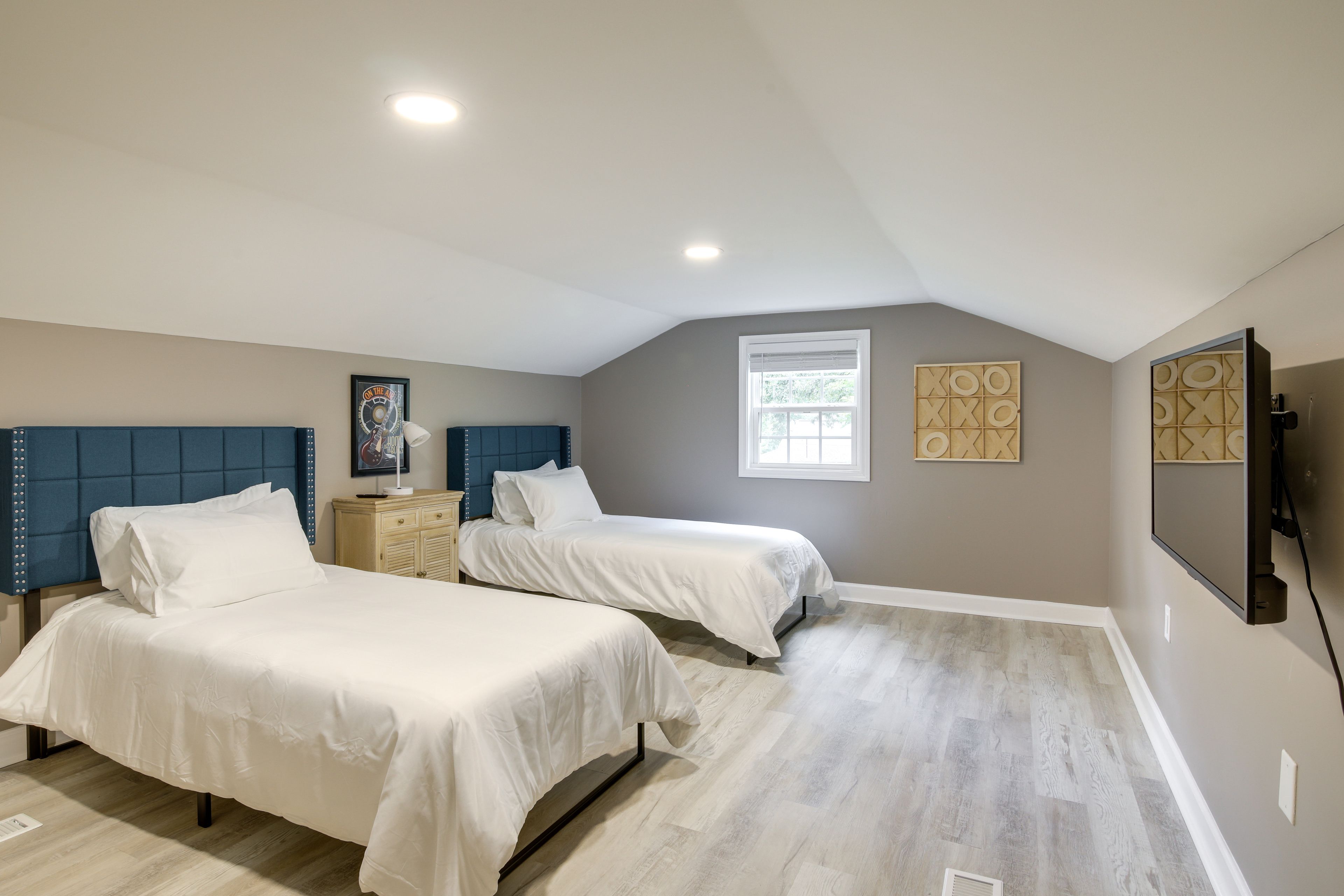 Bedroom 2 | 2 Twin Beds