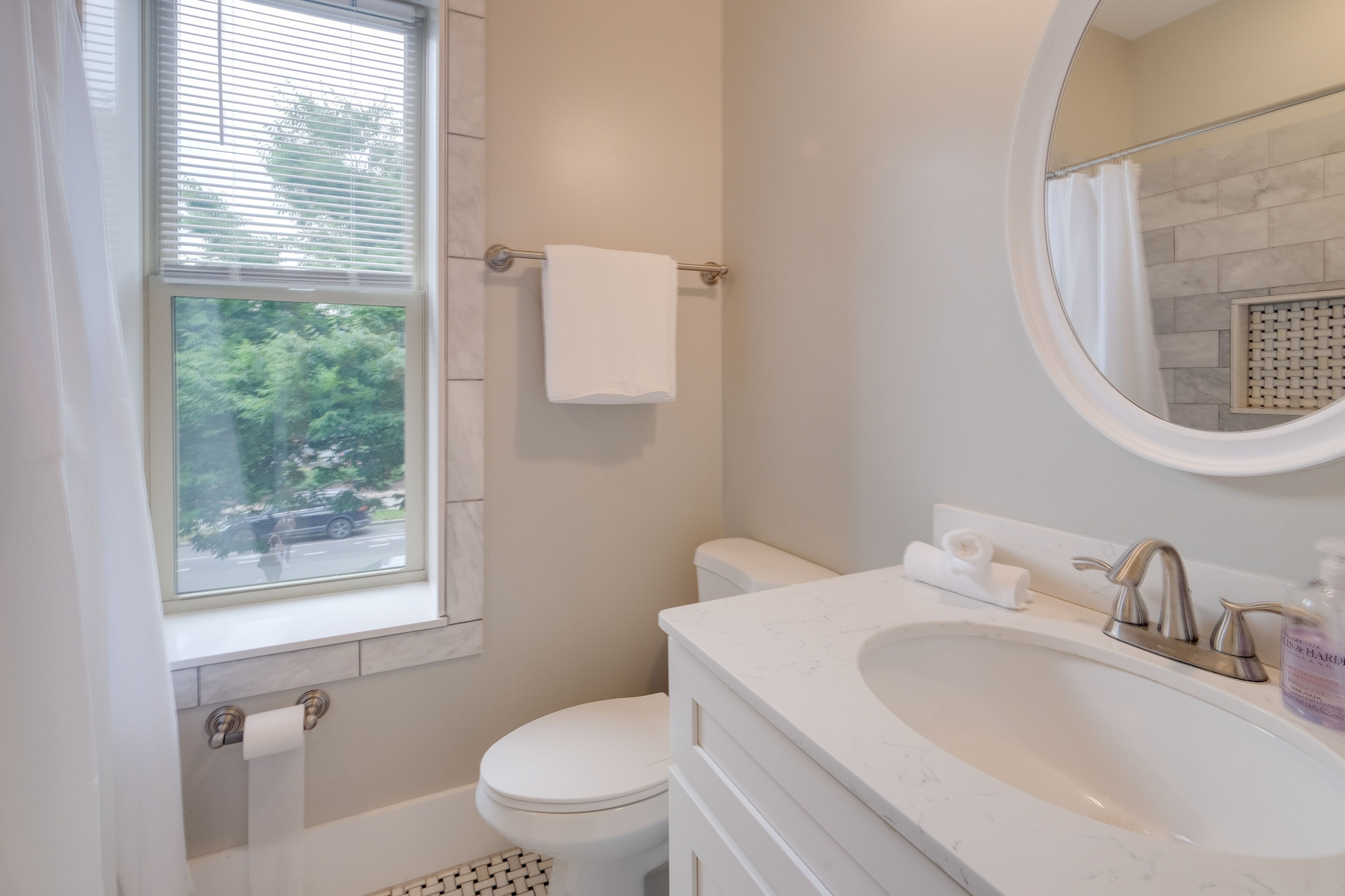 Full Bathroom | Shower | Complimentary Toiletries