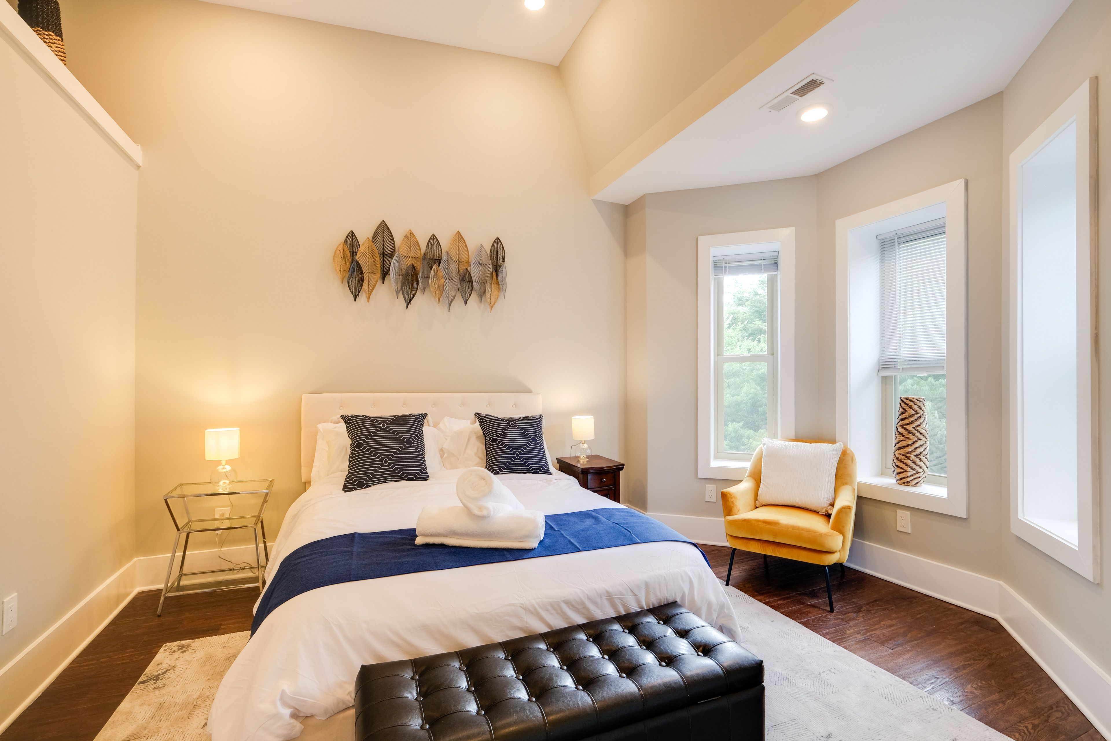 Bedroom 3 | Queen Bed