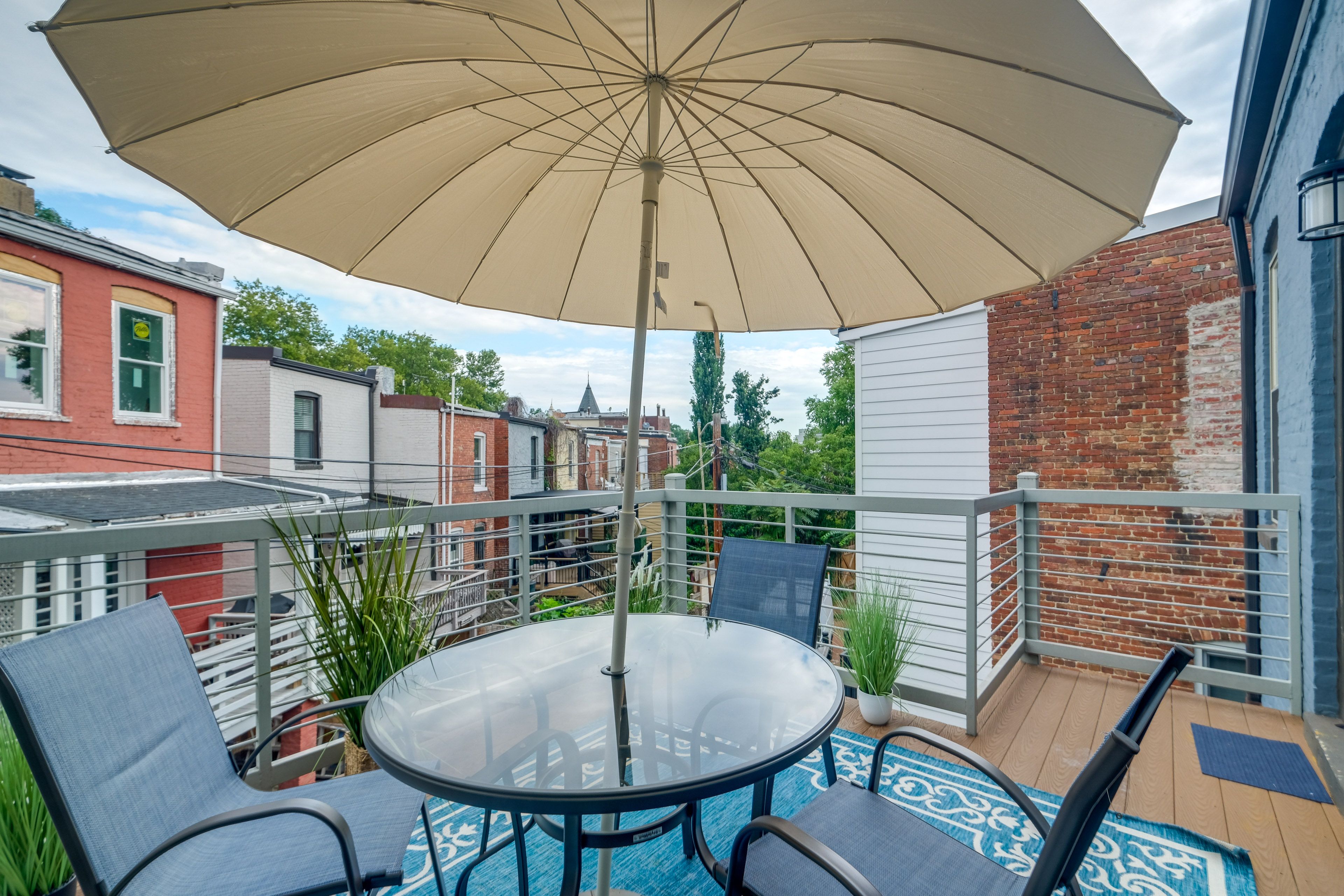 Private Deck | Outdoor Dining