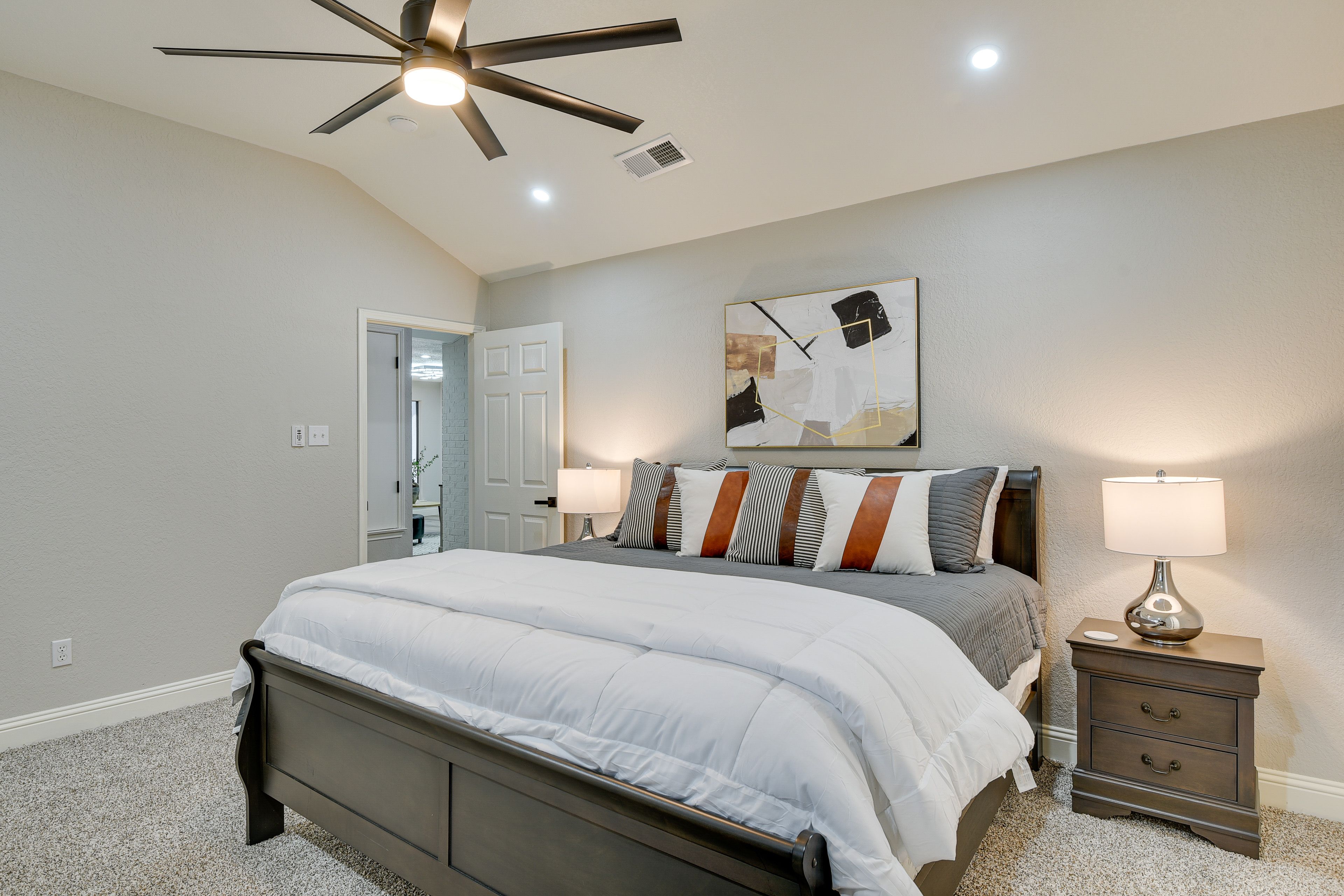 Bedroom Suite | King Bed | Linens Provided
