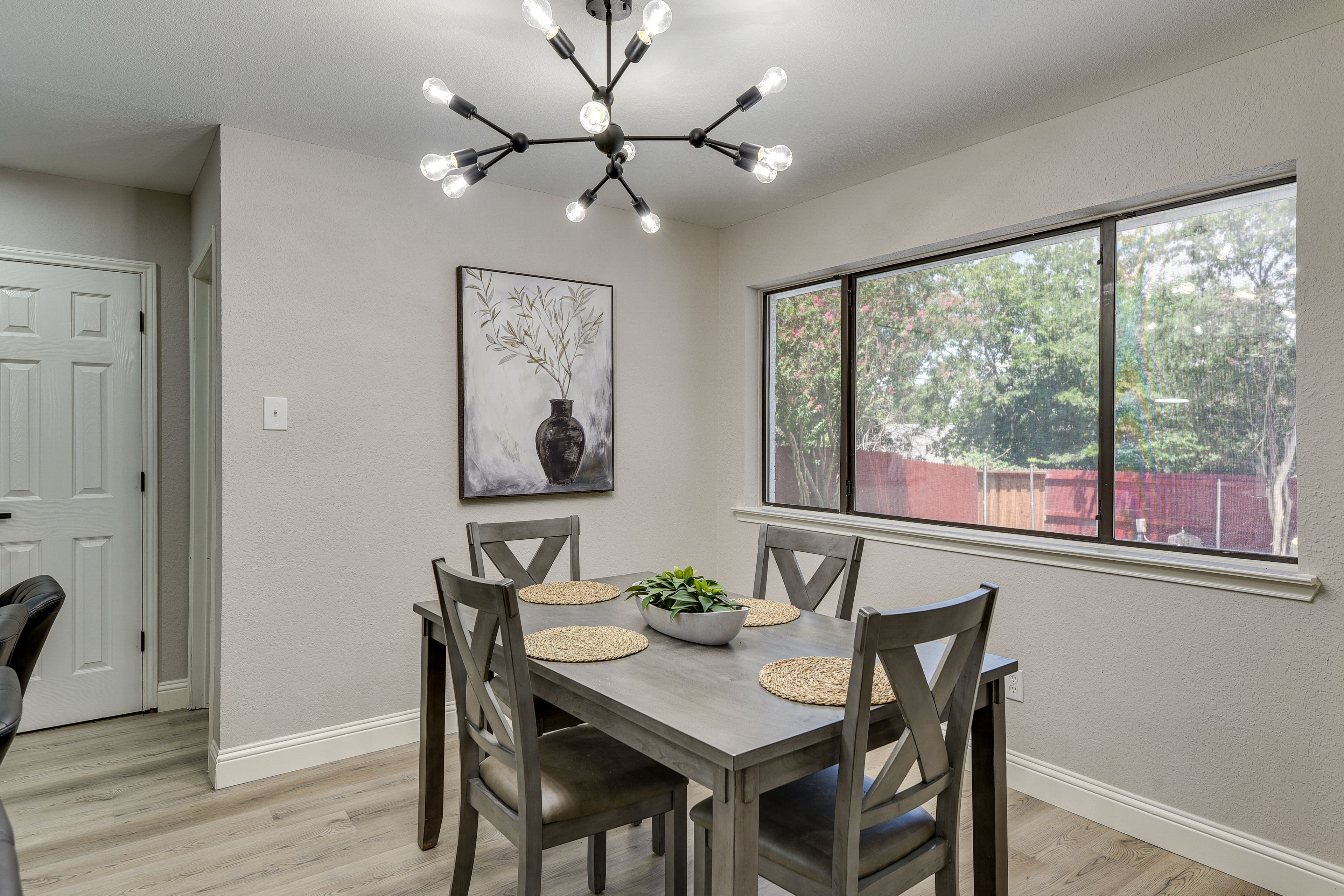 Dining Room | Dishware & Flatware Provided