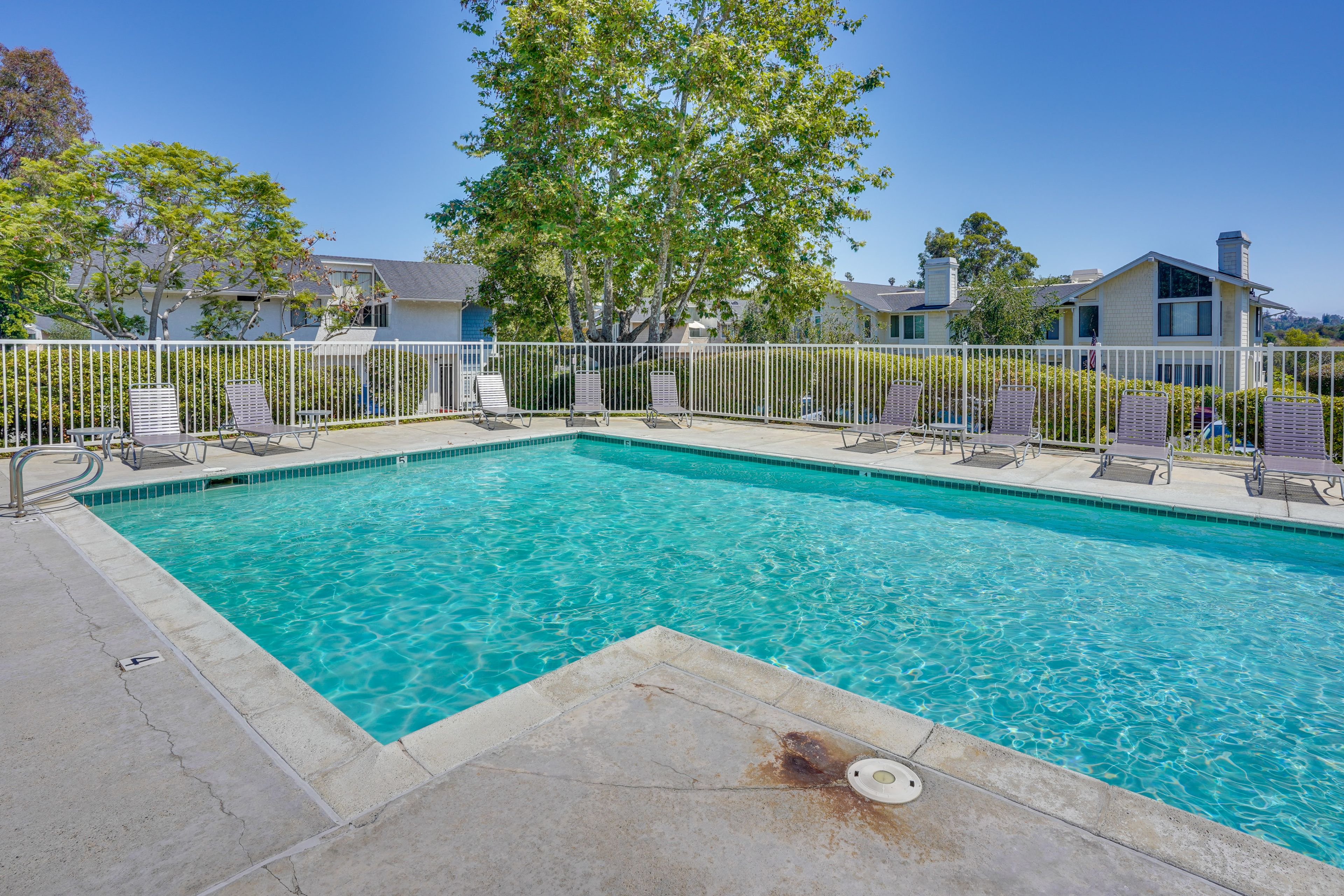 Community Amenities | Outdoor Pool