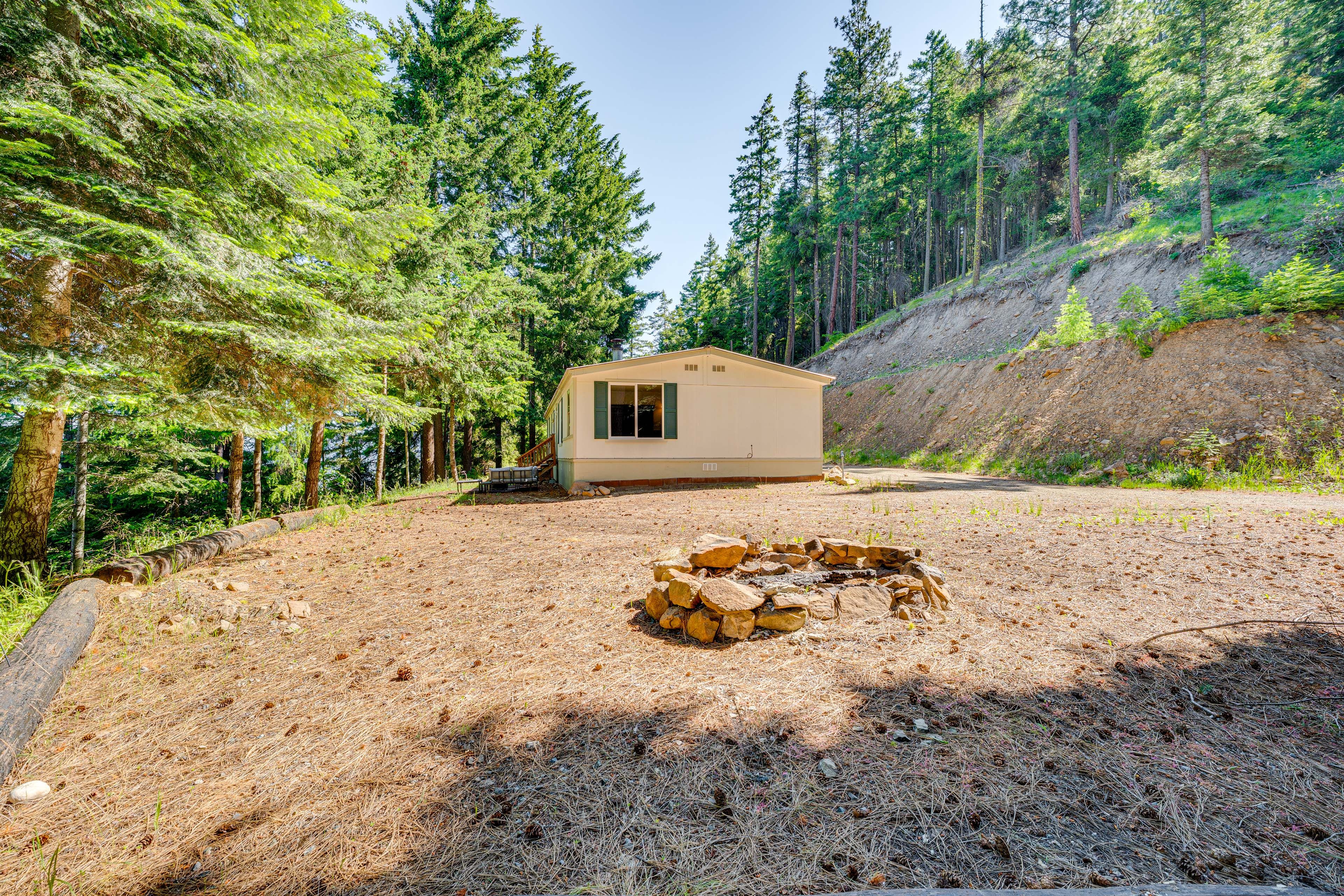 Cle Elum Vacation Rental | 3BR | 2BA | 1,344 Sq Ft | Steps Required