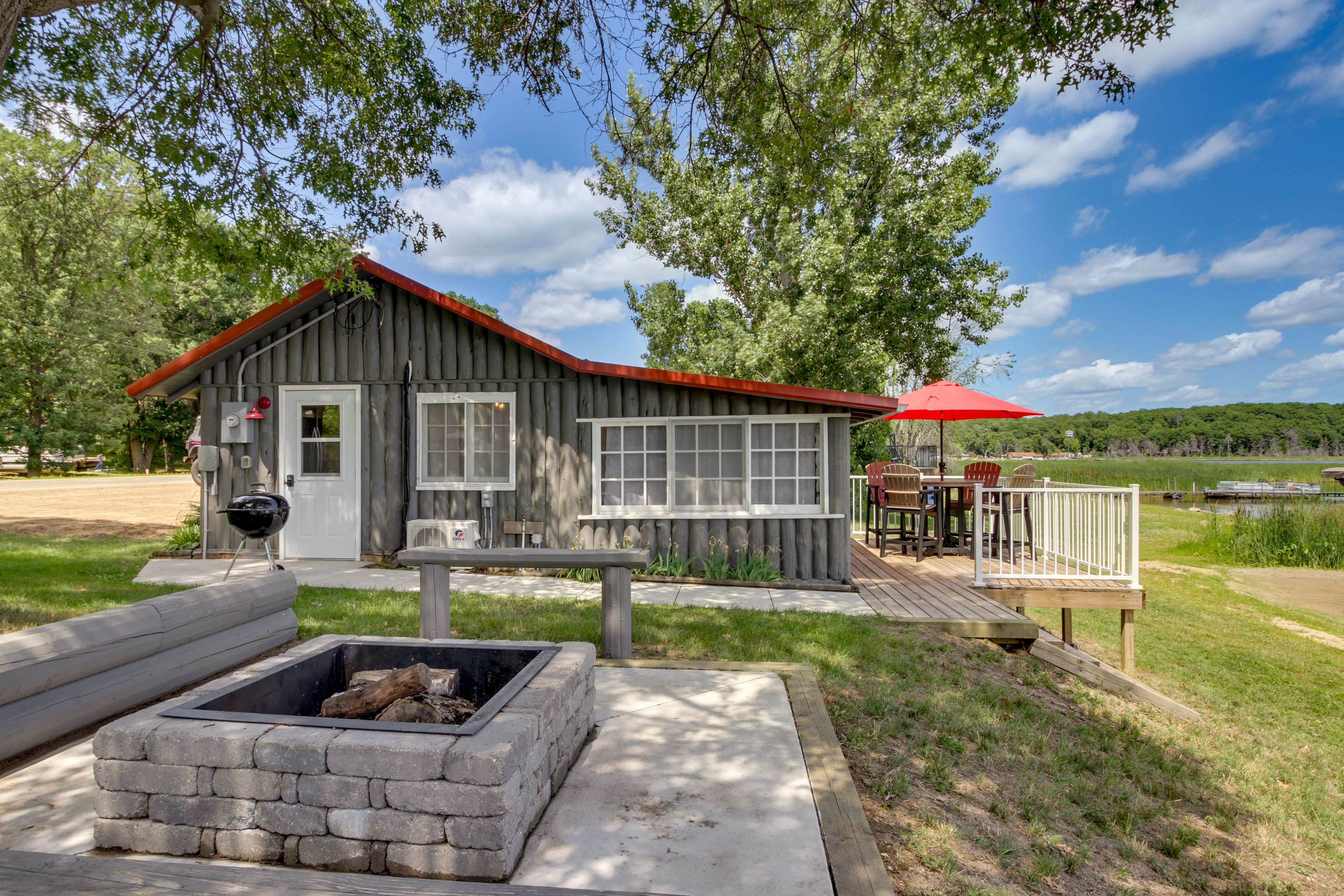 Motley Vacation Rental | 1BR | 1BA | Step-Free Access | 750 Sq Ft