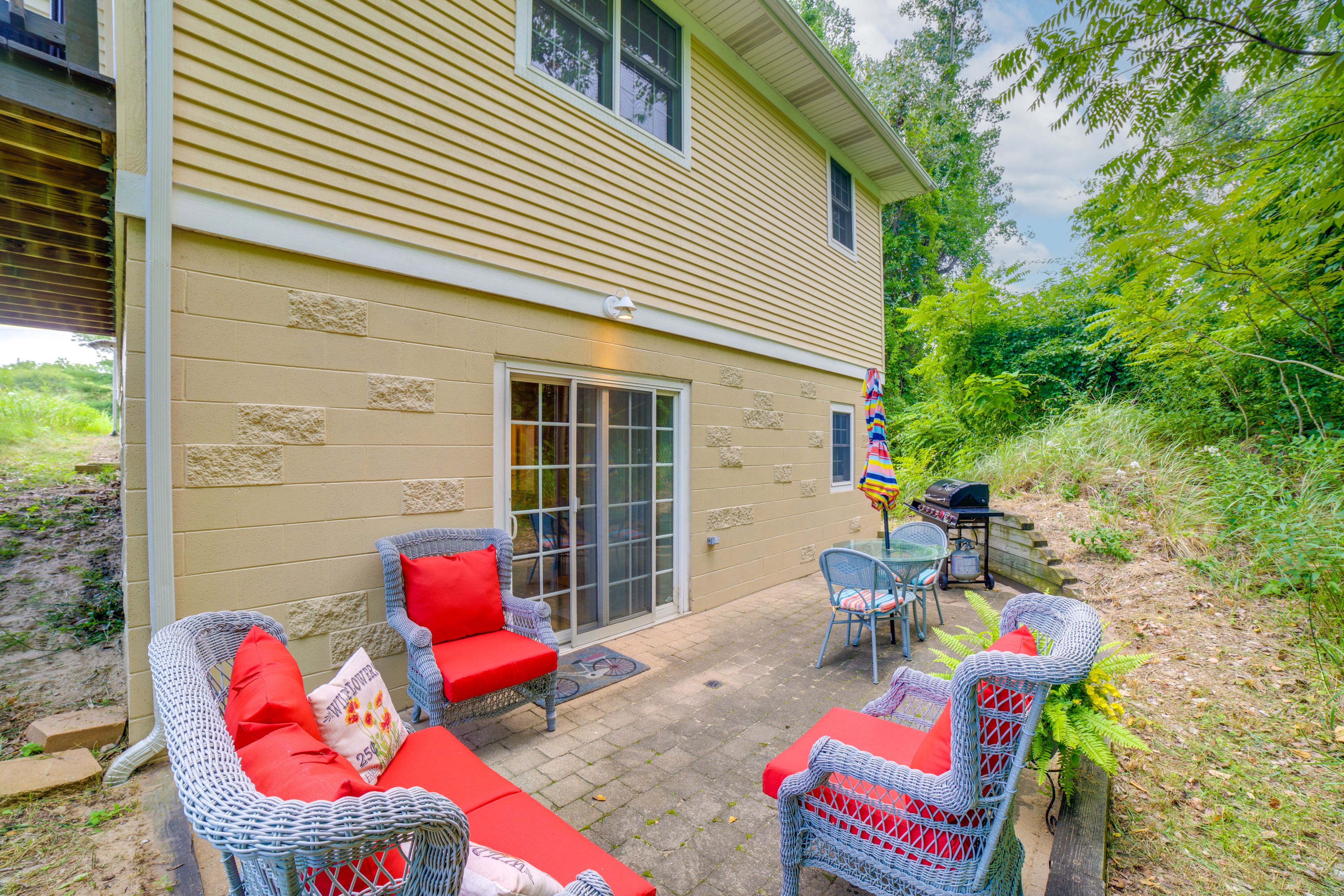 Private Patio | Gas Grill | Dining Area