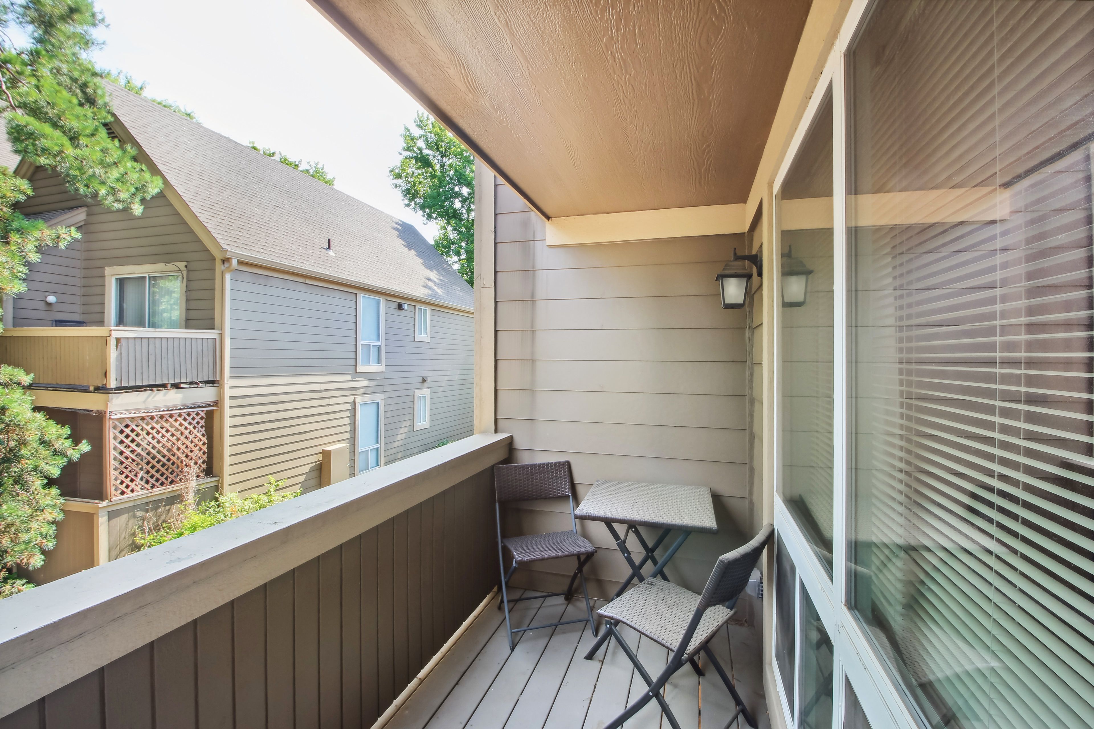 Balcony | Outdoor Seating