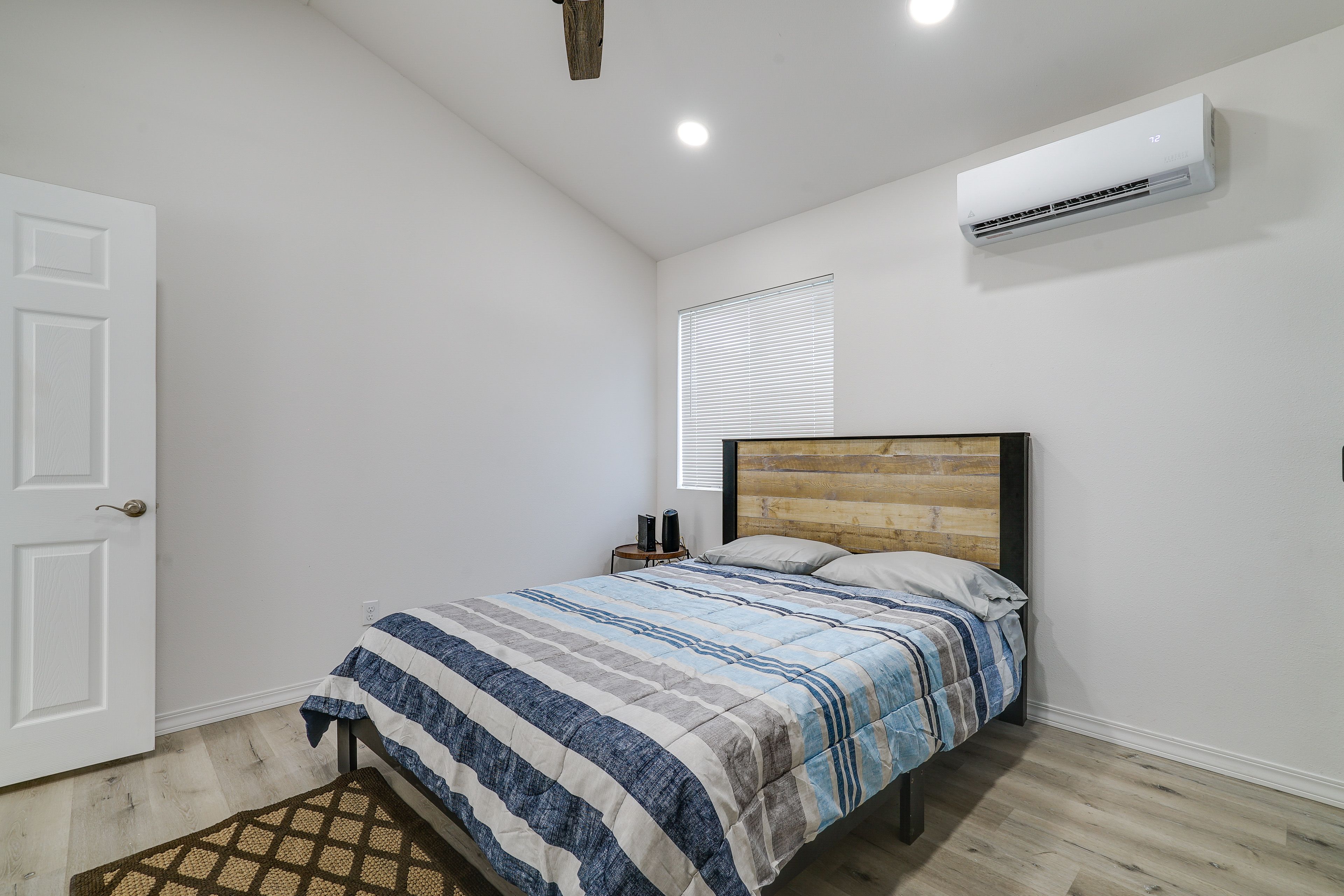 Bedroom | Main Level | Queen Bed | Linens Provided
