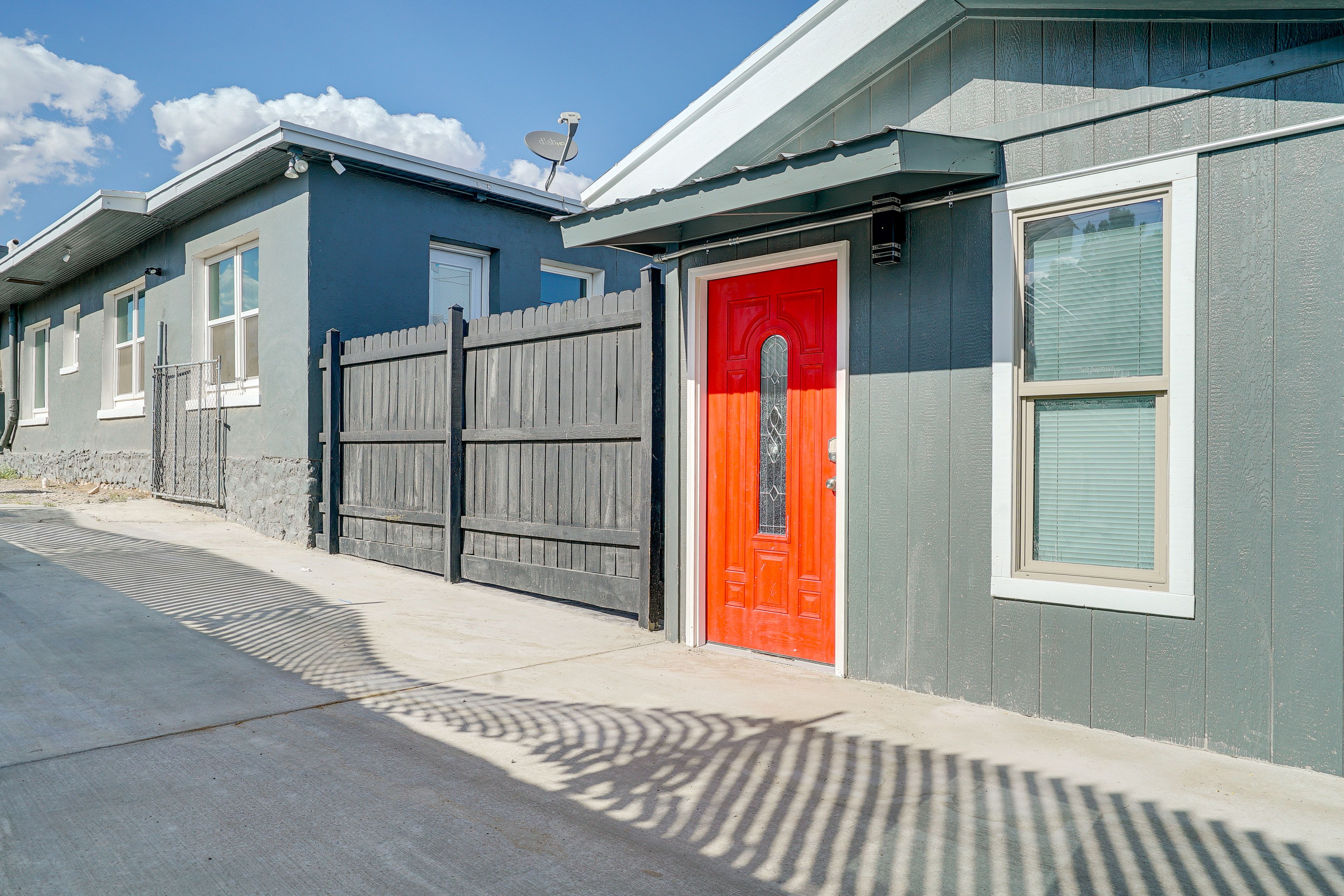 Home Entrance | Keyless Entry | 2 Exterior Security Cameras (Facing Out)