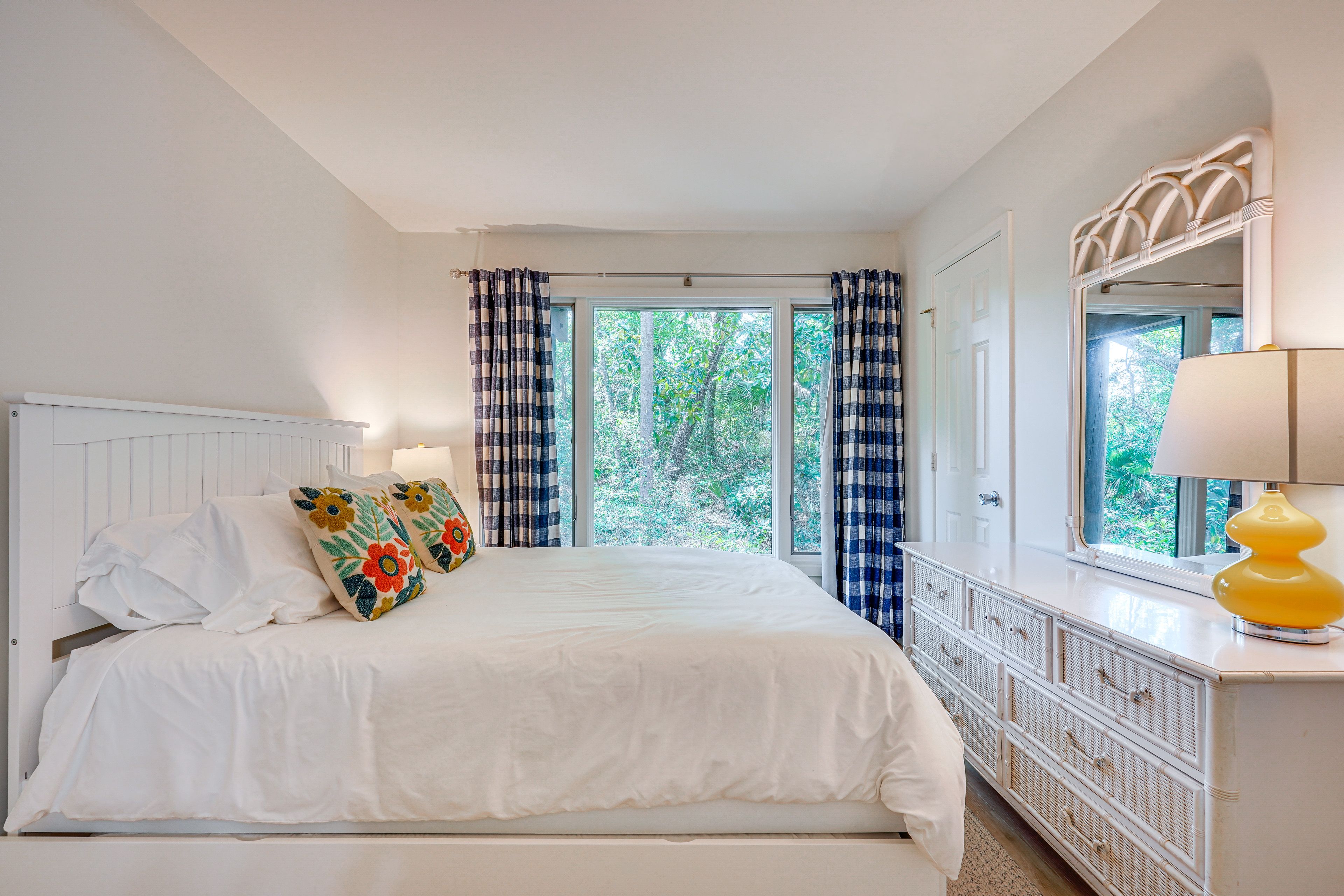 Bedroom 3 | Queen Bed w/ Twin Trundle