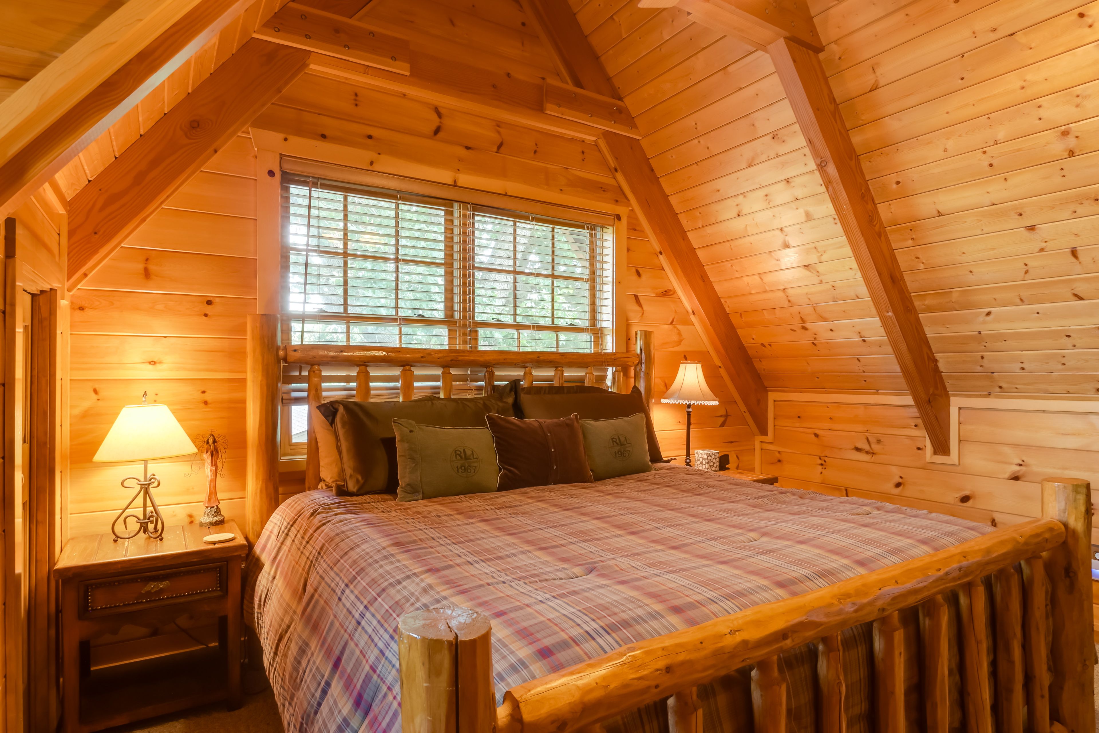 Bedroom 3 | King Bed