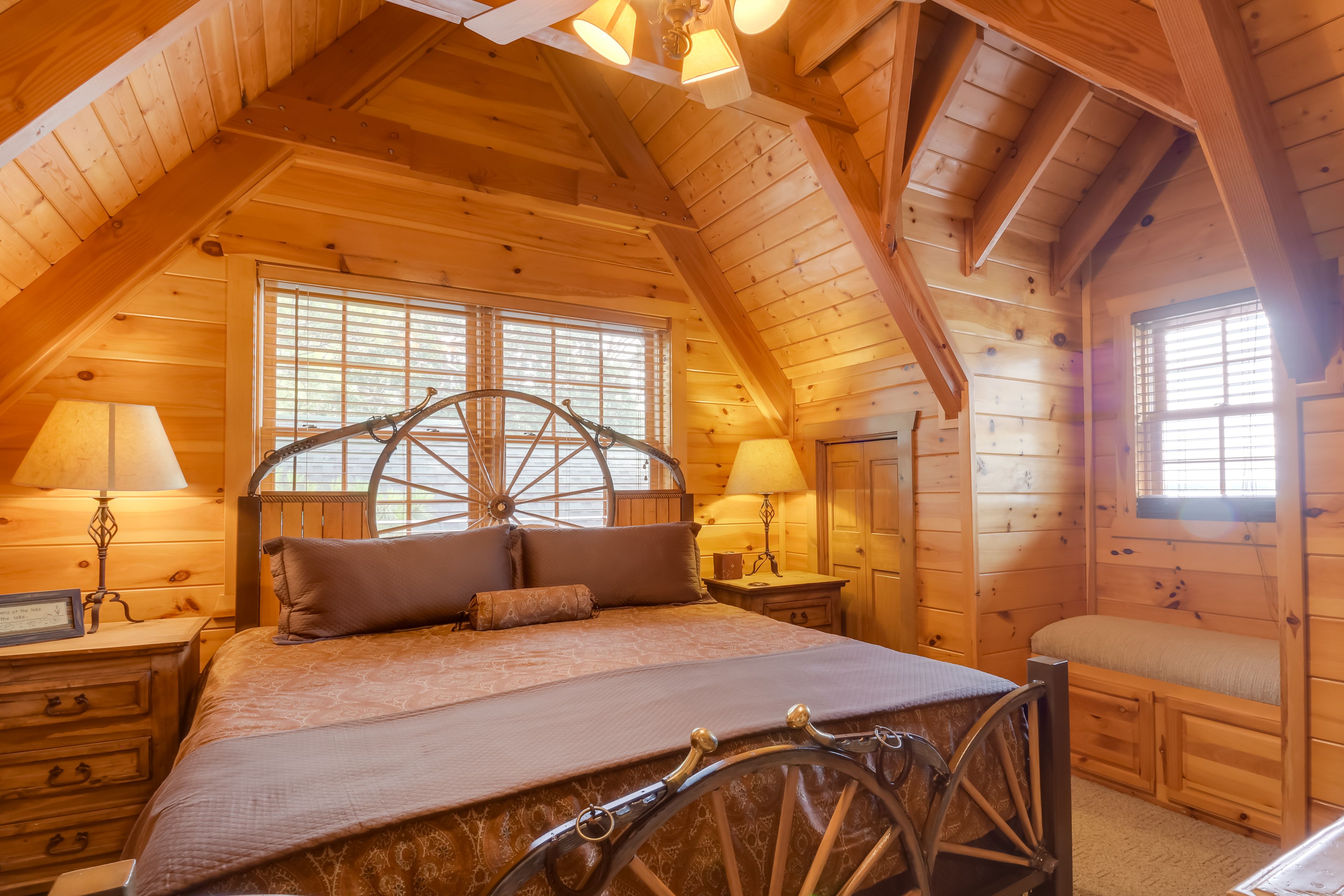 Bedroom 2 | King Bed