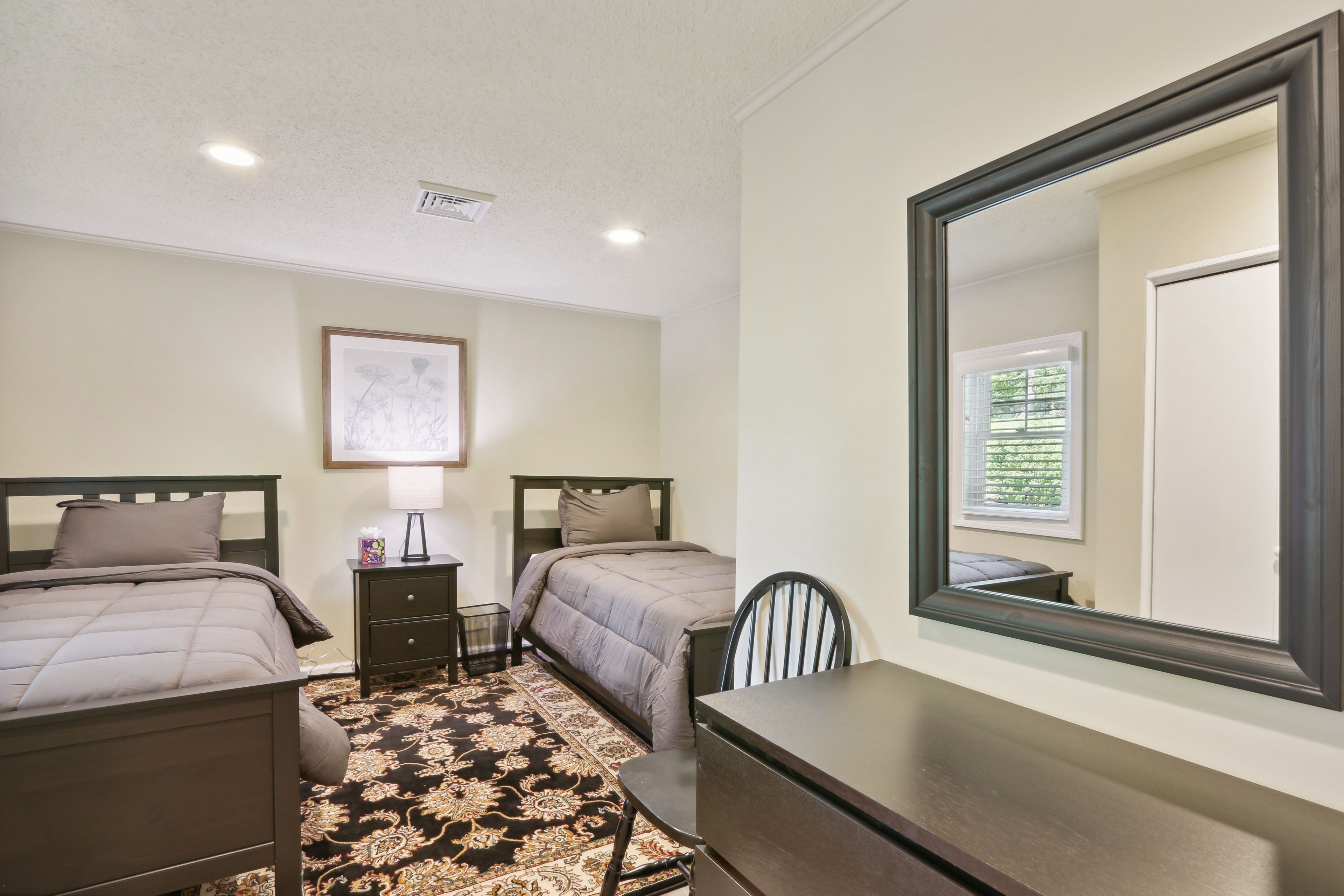 Bedroom 2 | 2 Twin Beds