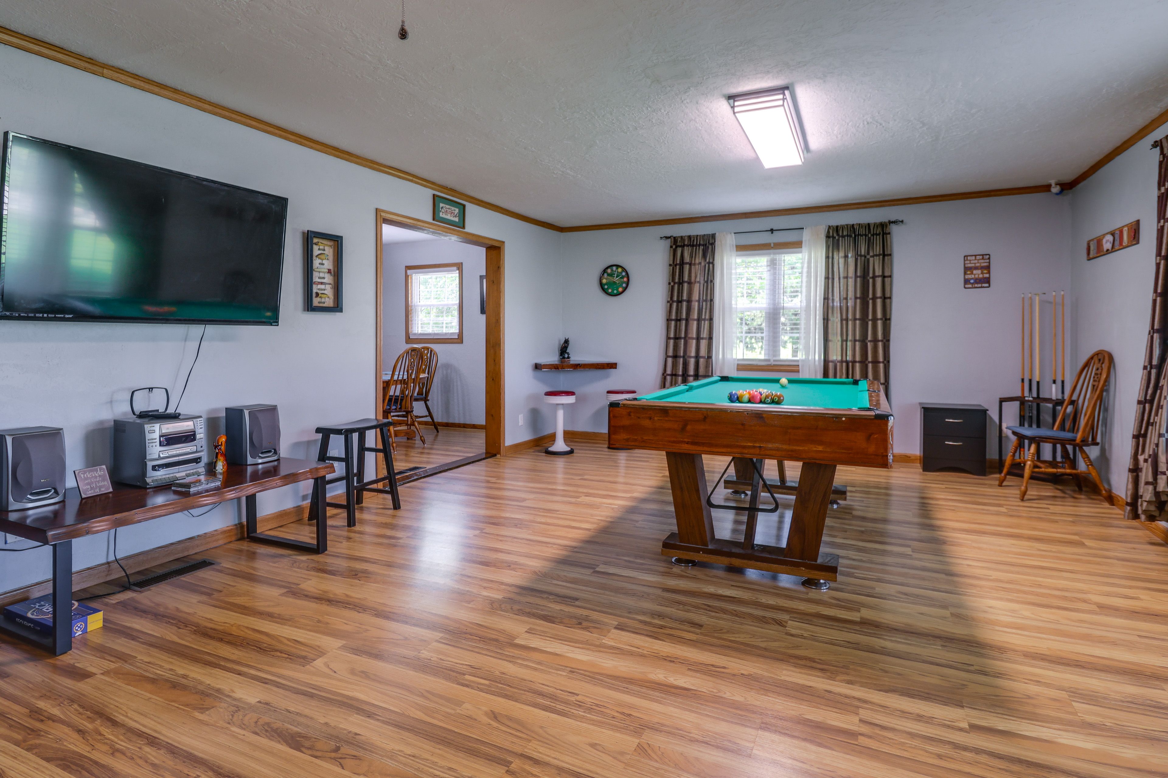 Game Room | Pool Table | Smart TV